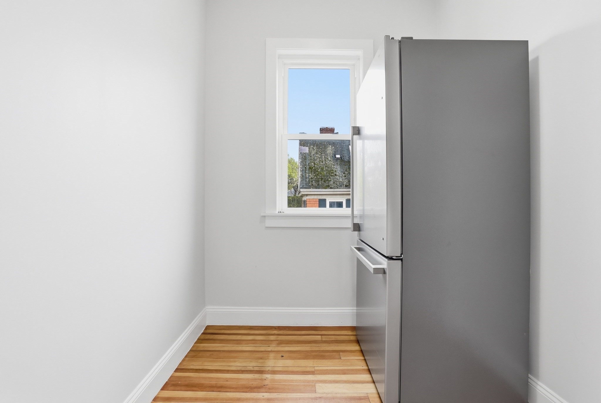 53 Woodford St # 3 Property Photo 3