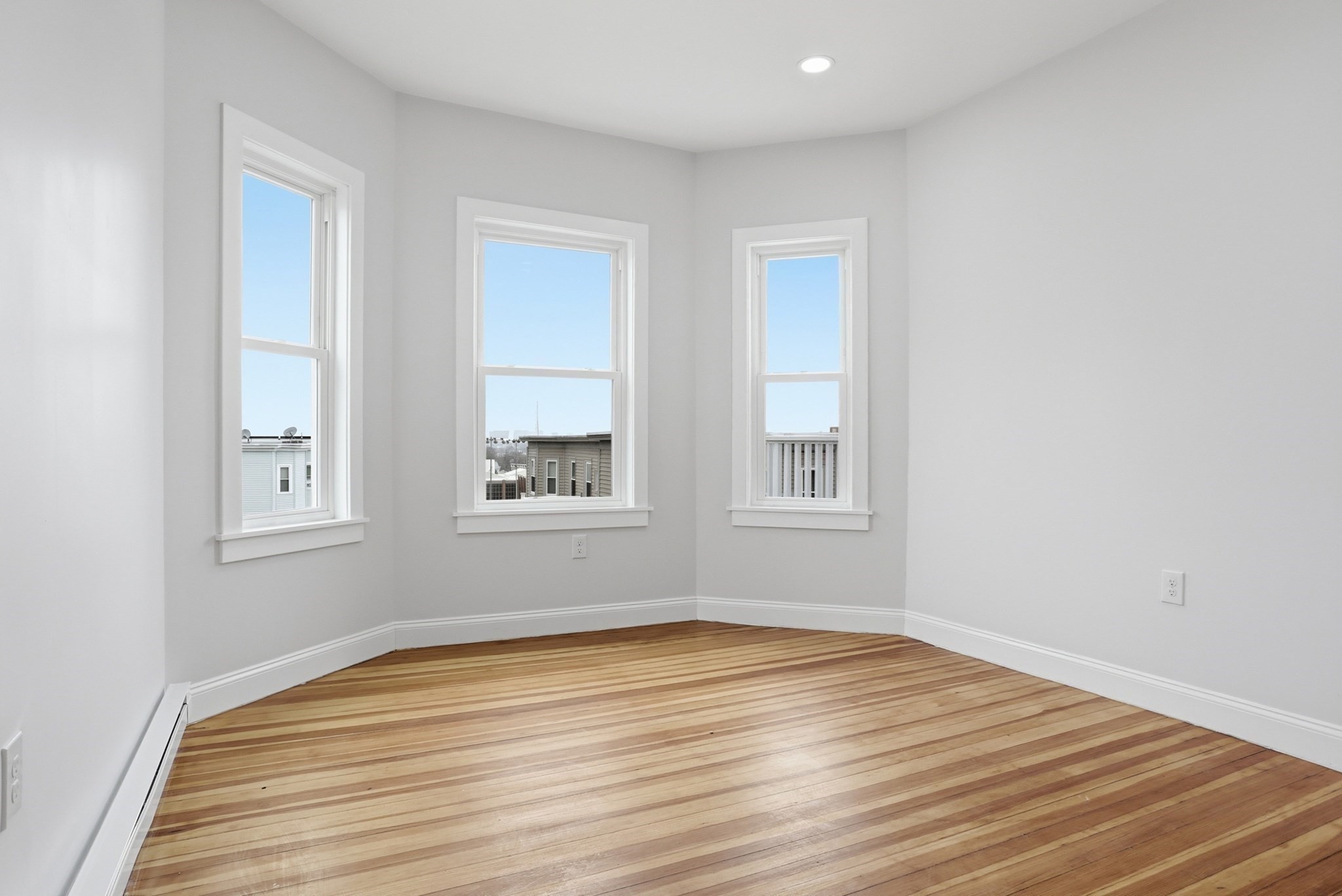53 Woodford St # 3 Property Photo 4