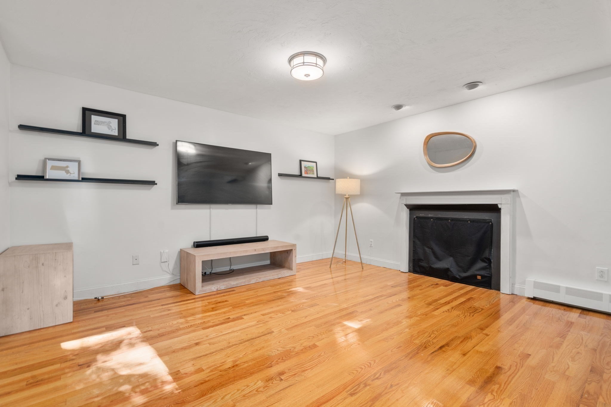 53 E Baylies Road Property Photo 12