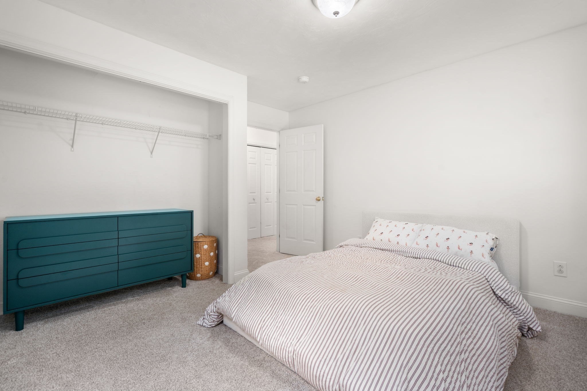 53 E Baylies Road Property Photo 31