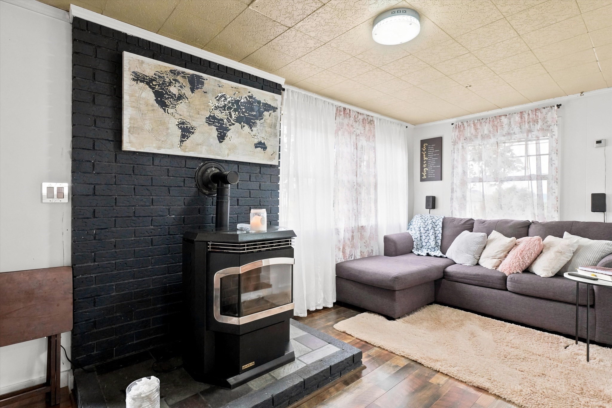 25 Orient St Property Photo 8
