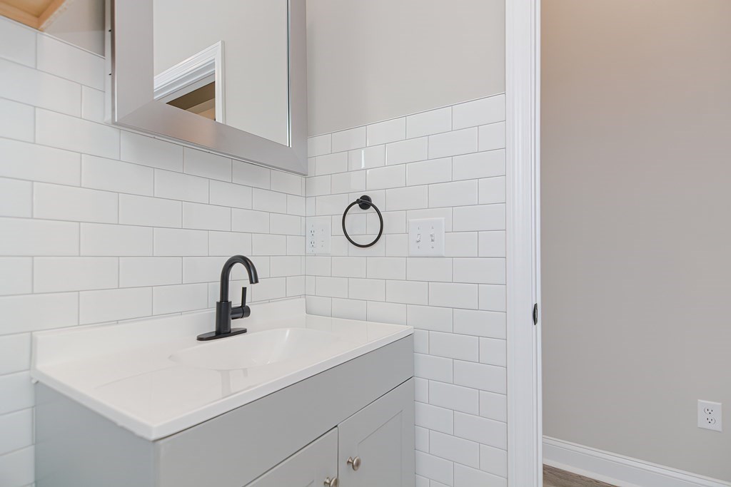 5 John Street # 3 Property Photo 8