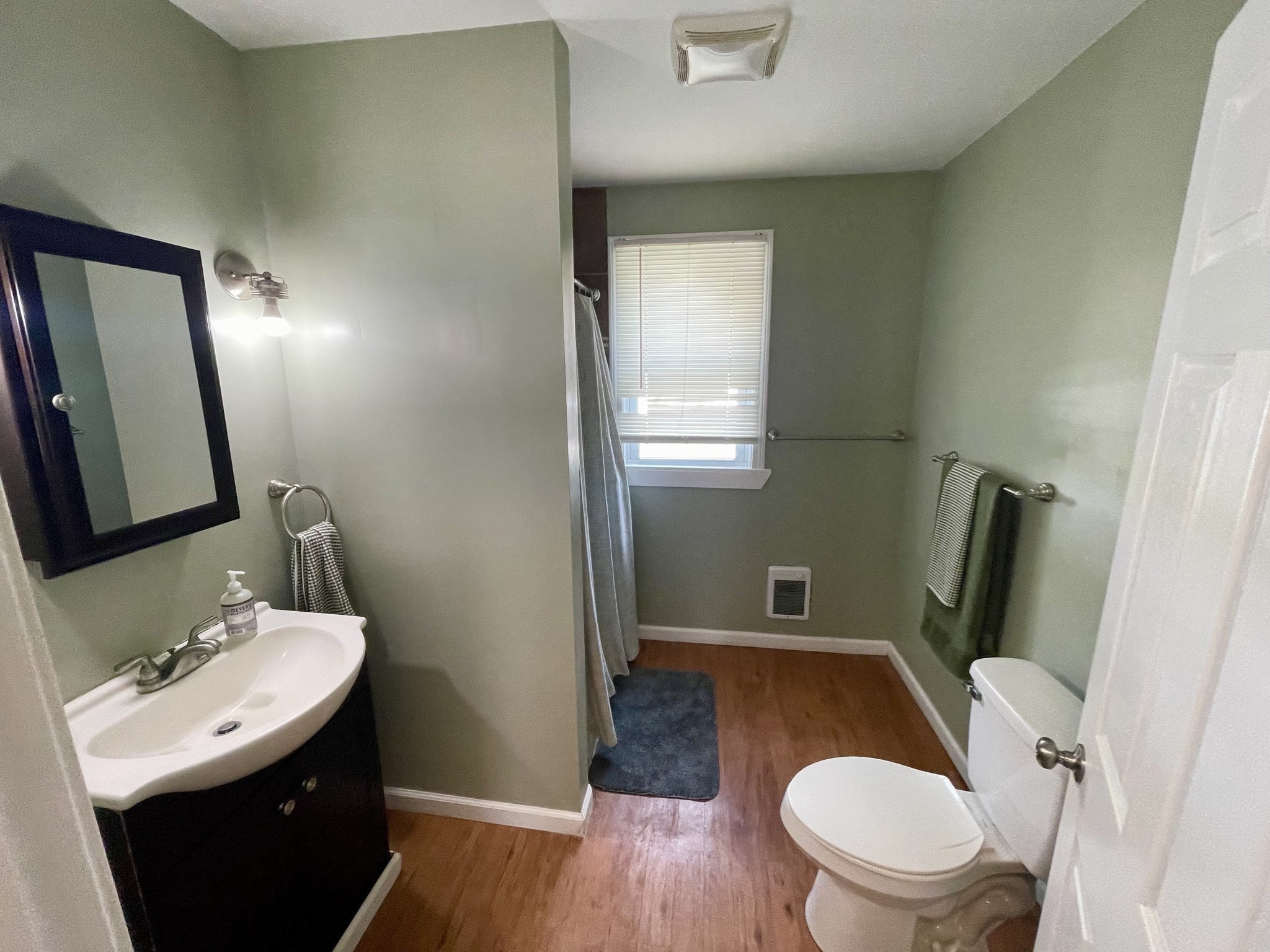 222 Parker St Property Photo 13