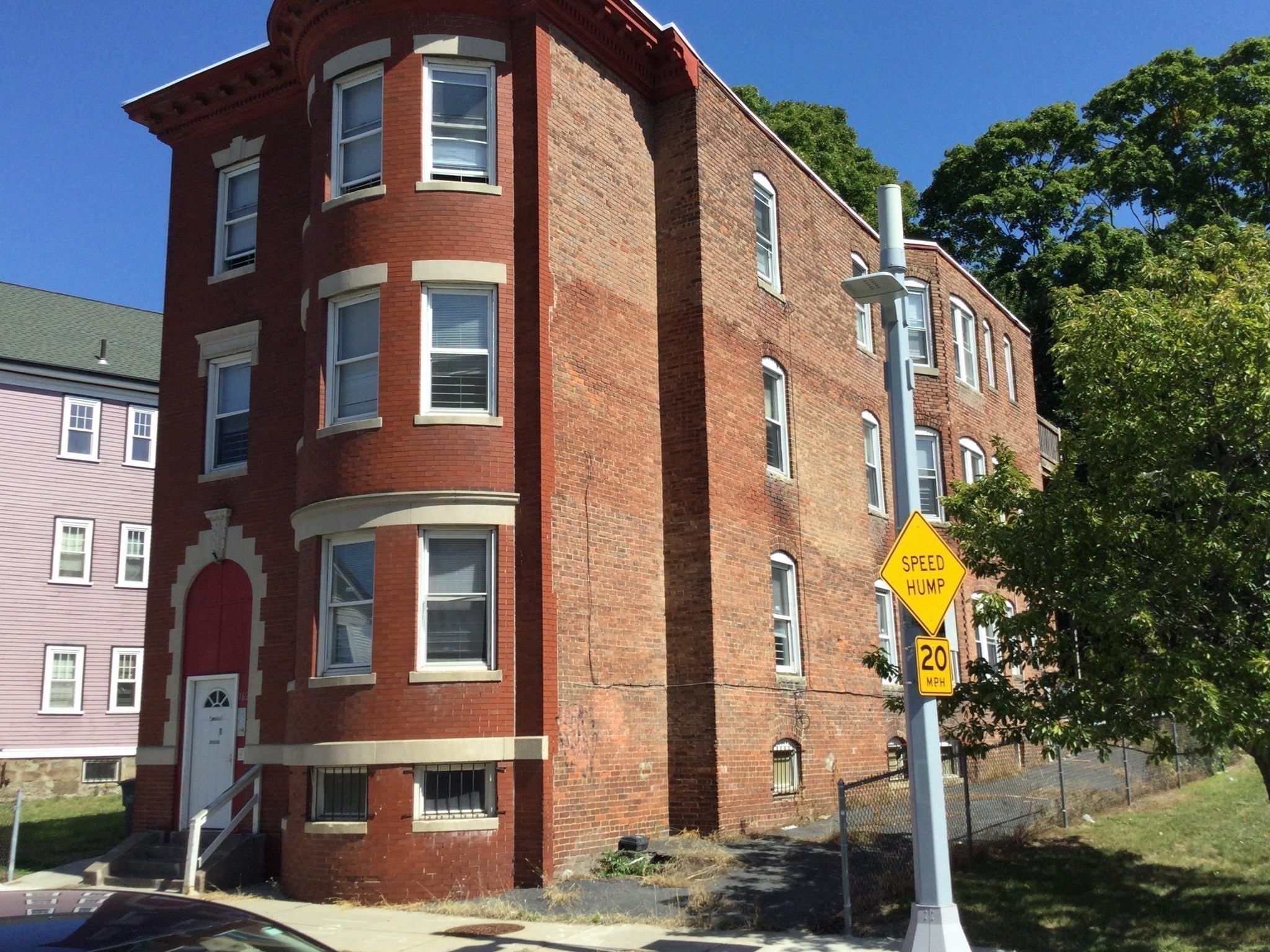 162 Howard Ave Property Photo 4