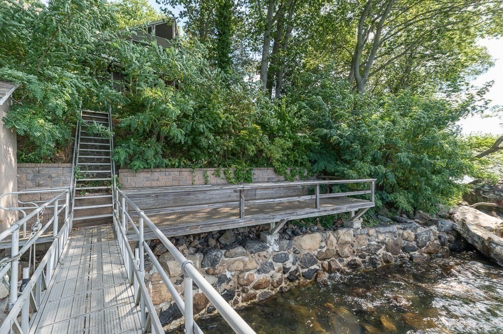 9 Elm Top Property Photo 33