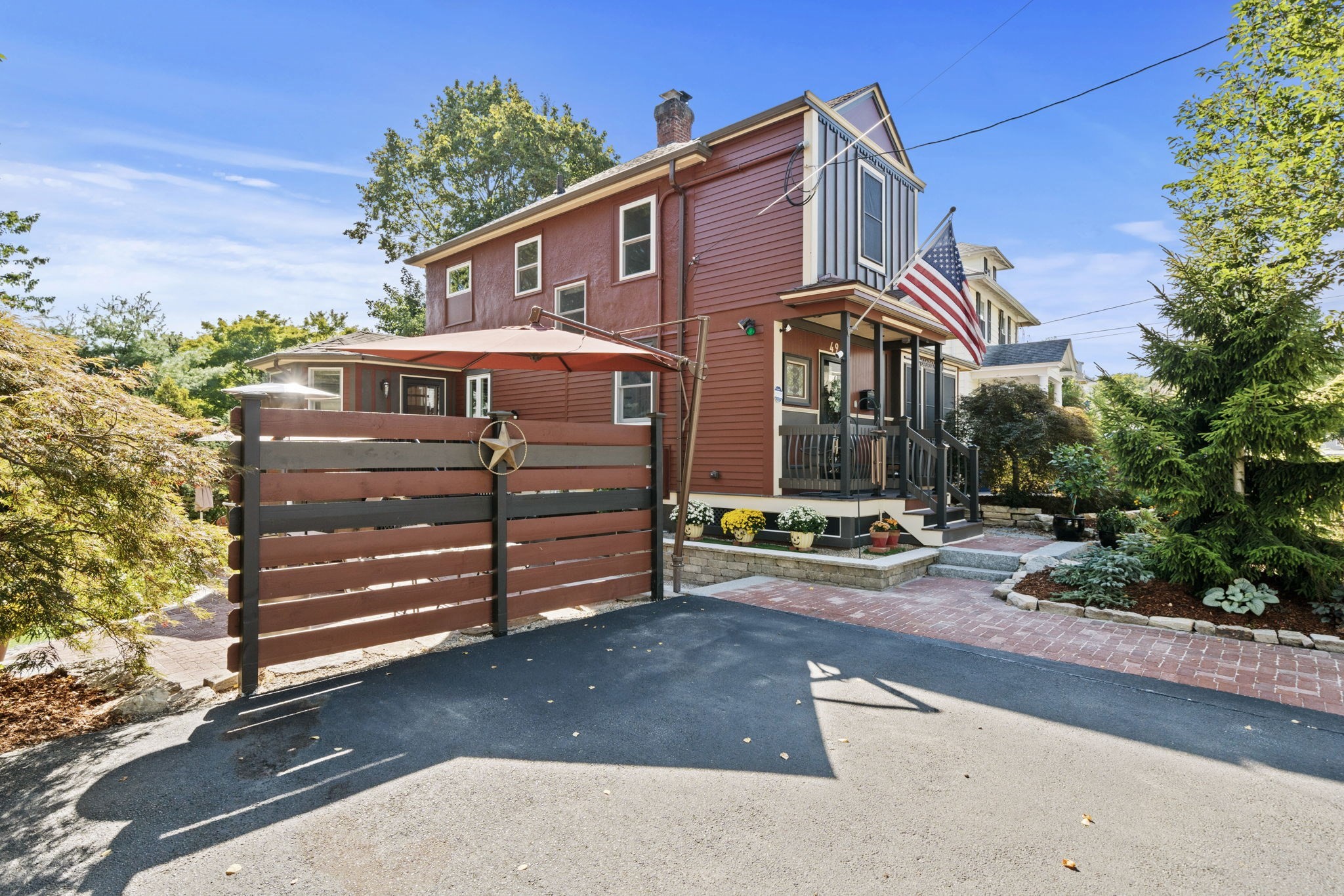 49 Lynde Ave Property Photo 3