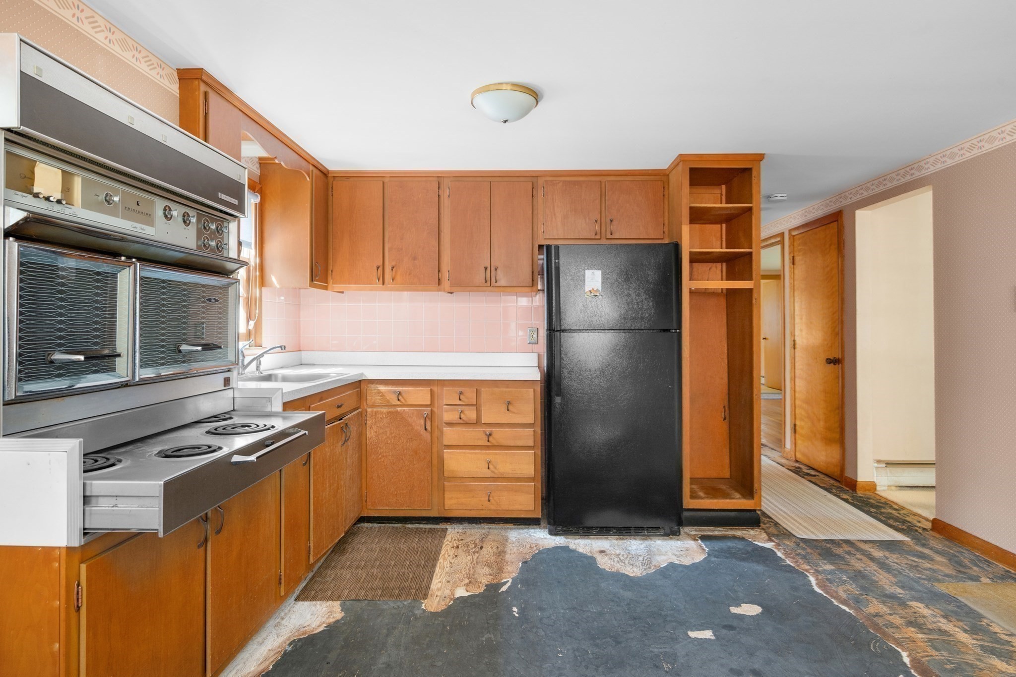 61 Laurel Rd Property Photo 12