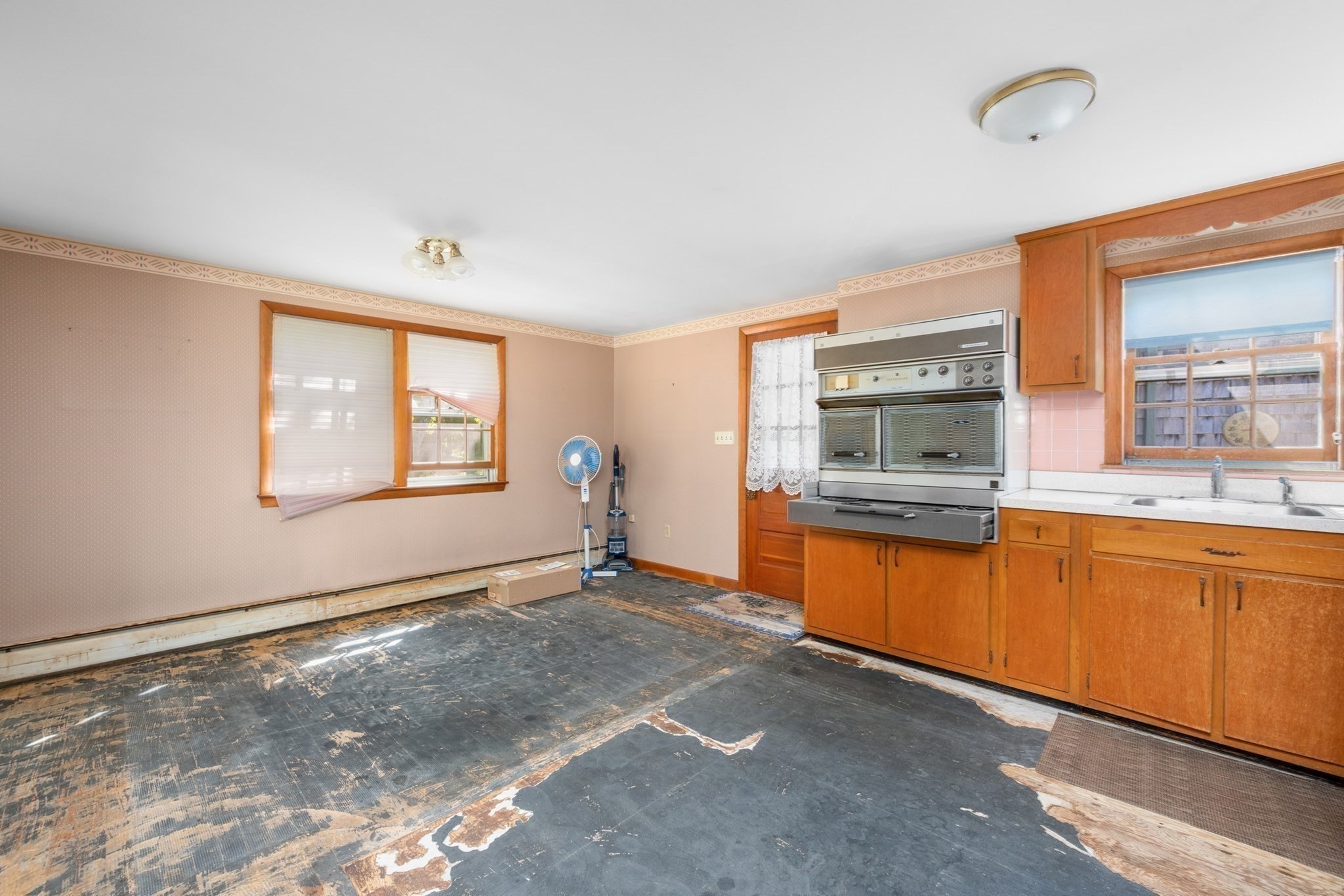 61 Laurel Rd Property Photo 14