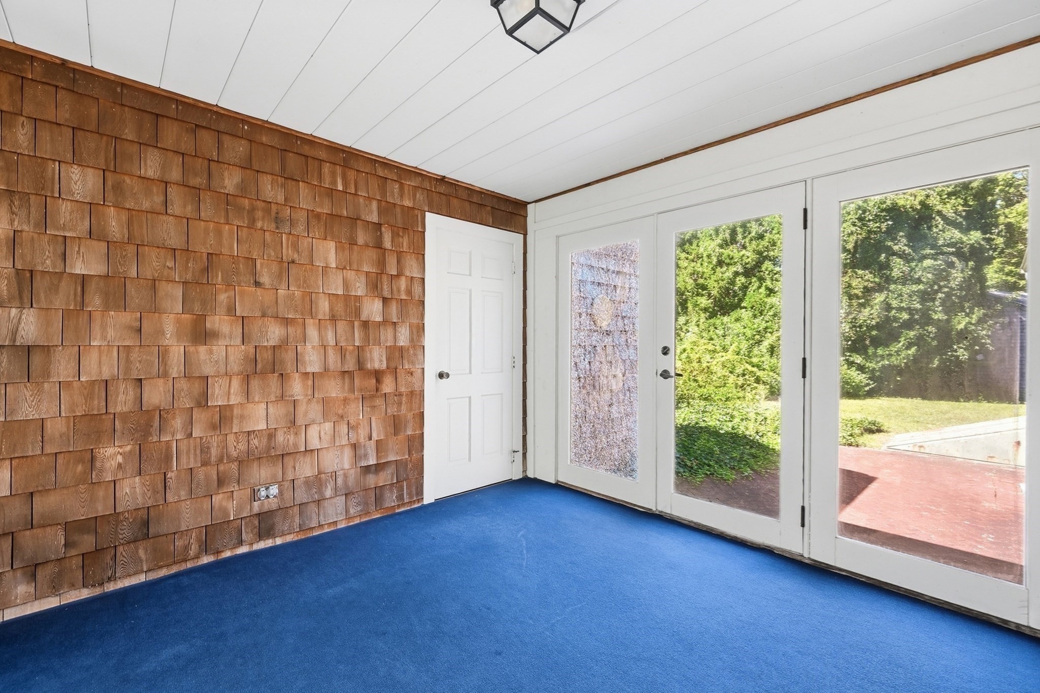61 Laurel Rd Property Photo 16