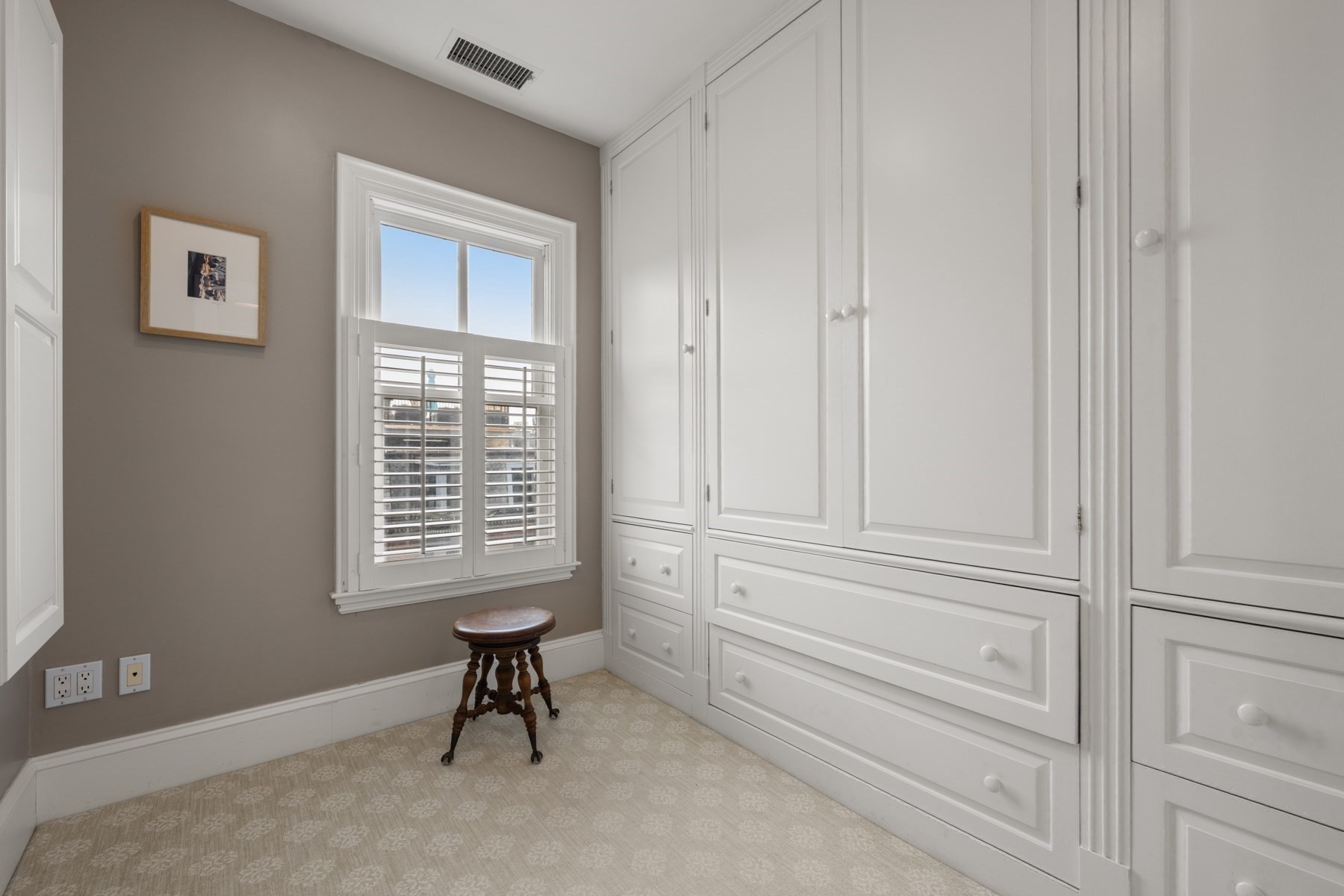 112 Appleton Street Property Photo 21