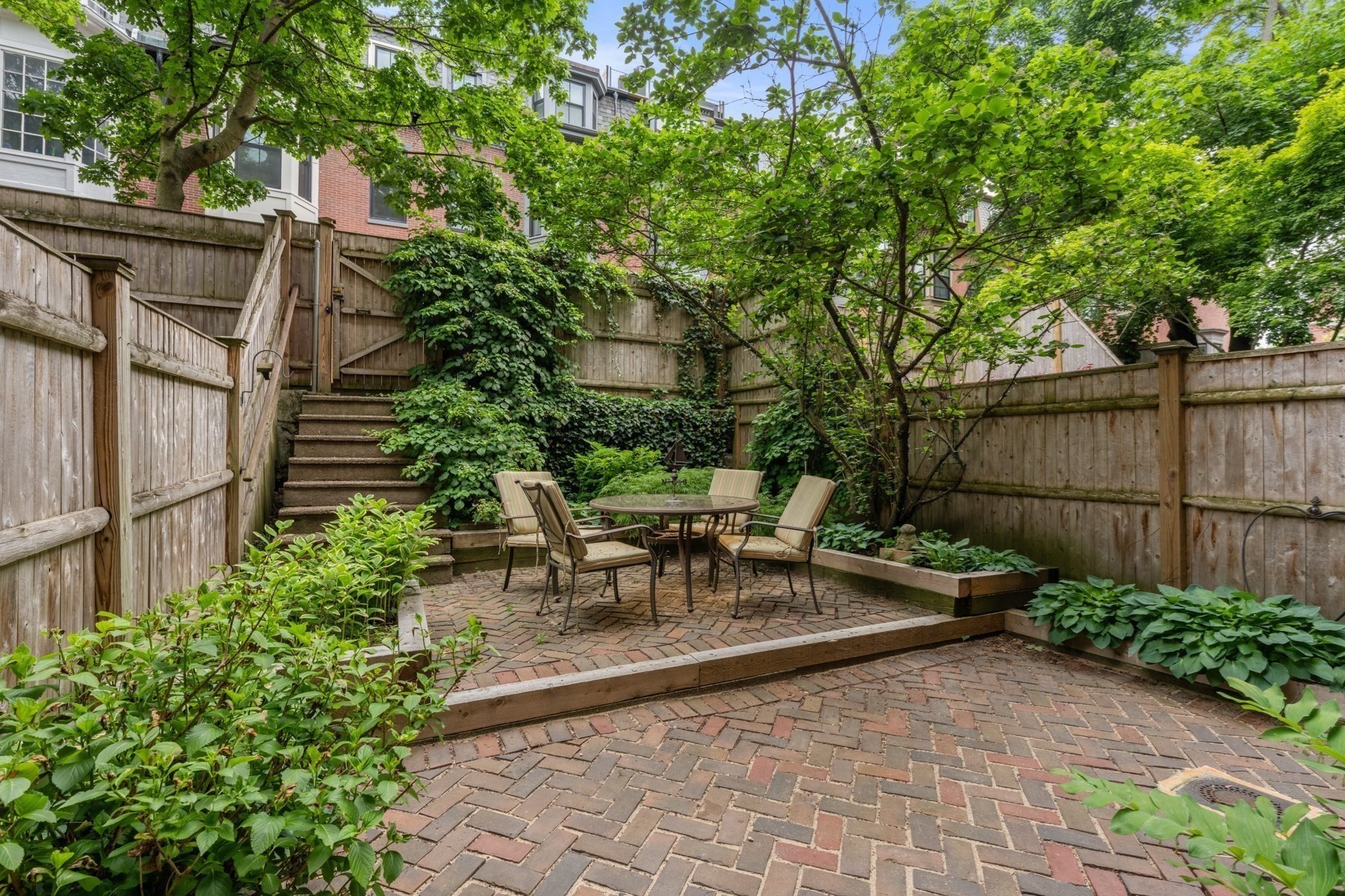 112 Appleton Street Property Photo 35