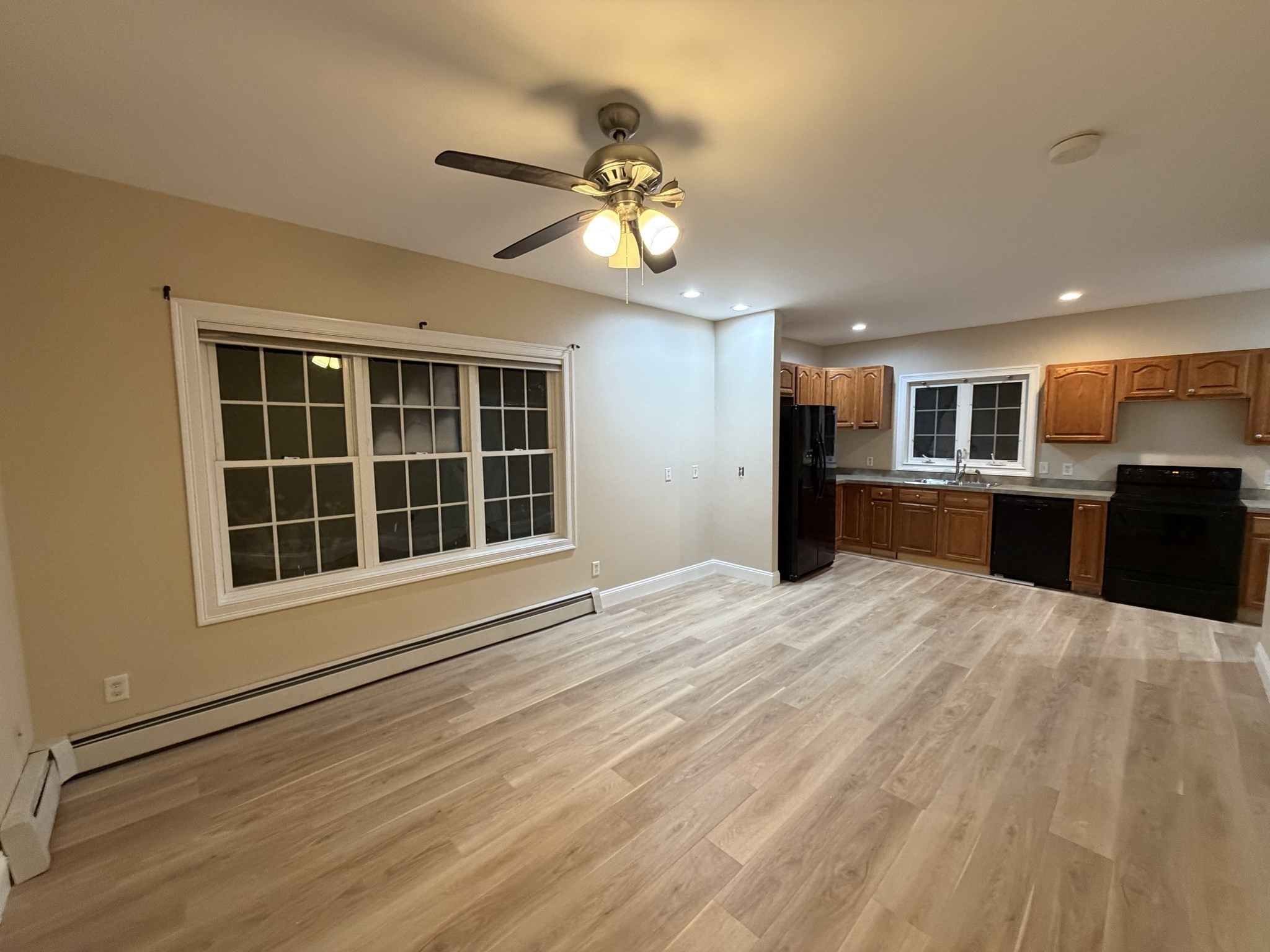 33 Brunelle Dr # 2 Property Photo 5