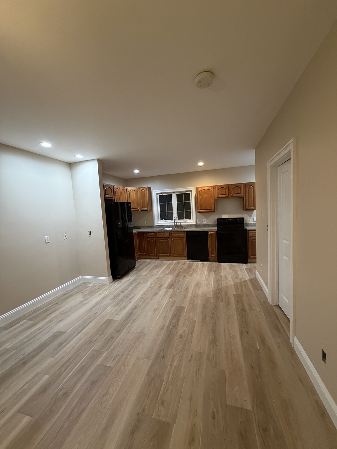 33 Brunelle Dr # 2 Property Photo 6