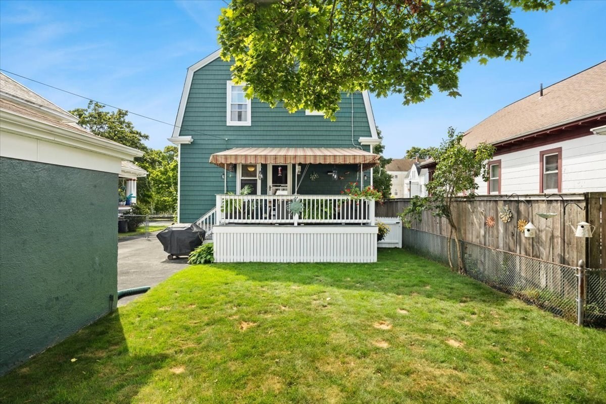 287 Wood St Property Photo 12