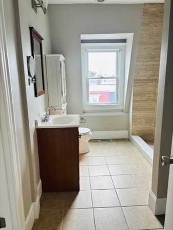 650 E 6th St # 2 Property Photo 29