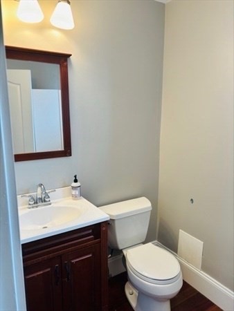 650 E 6th St # 2 Property Photo 32