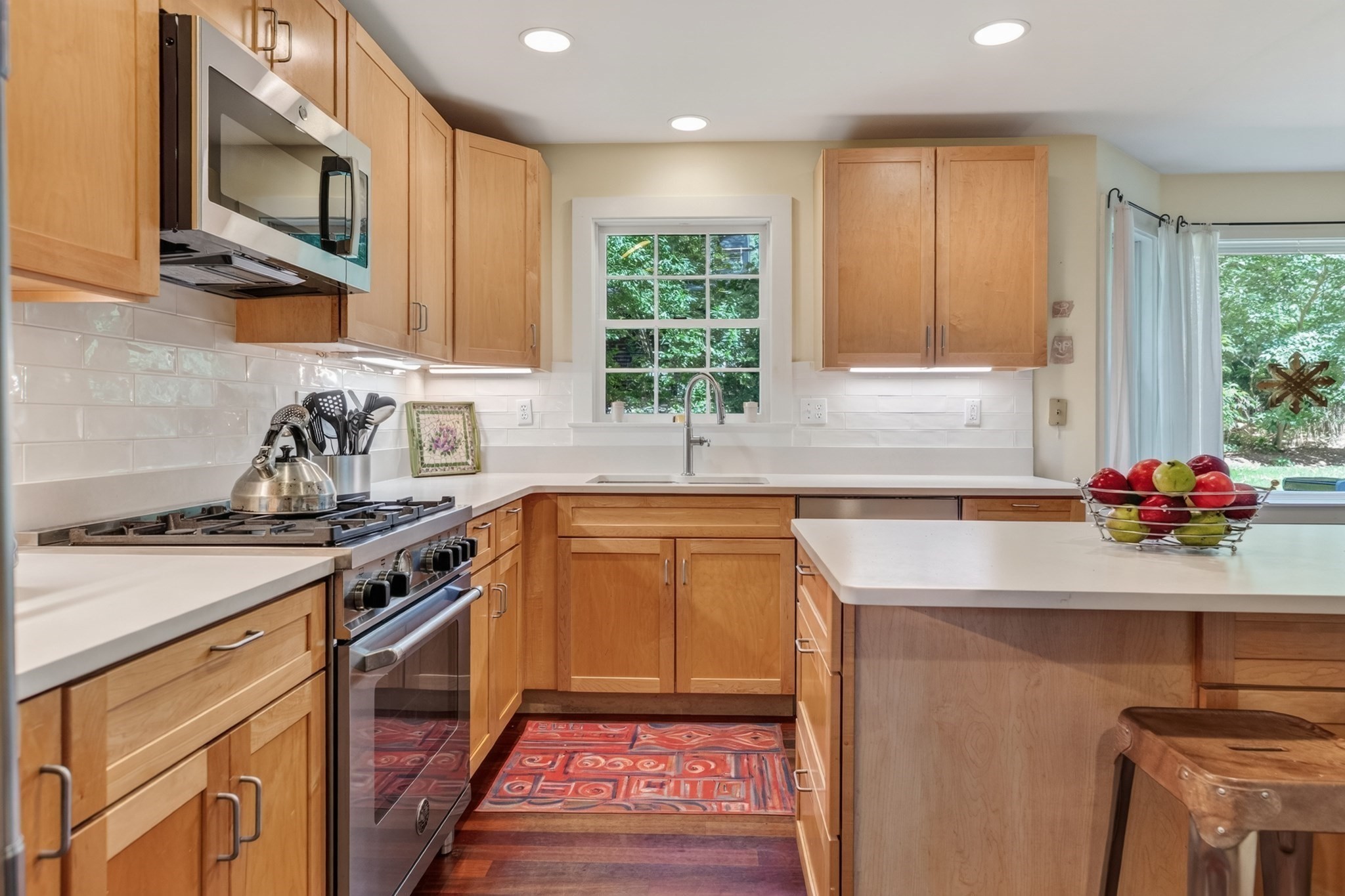 61 Canonicus Ave Property Photo 10