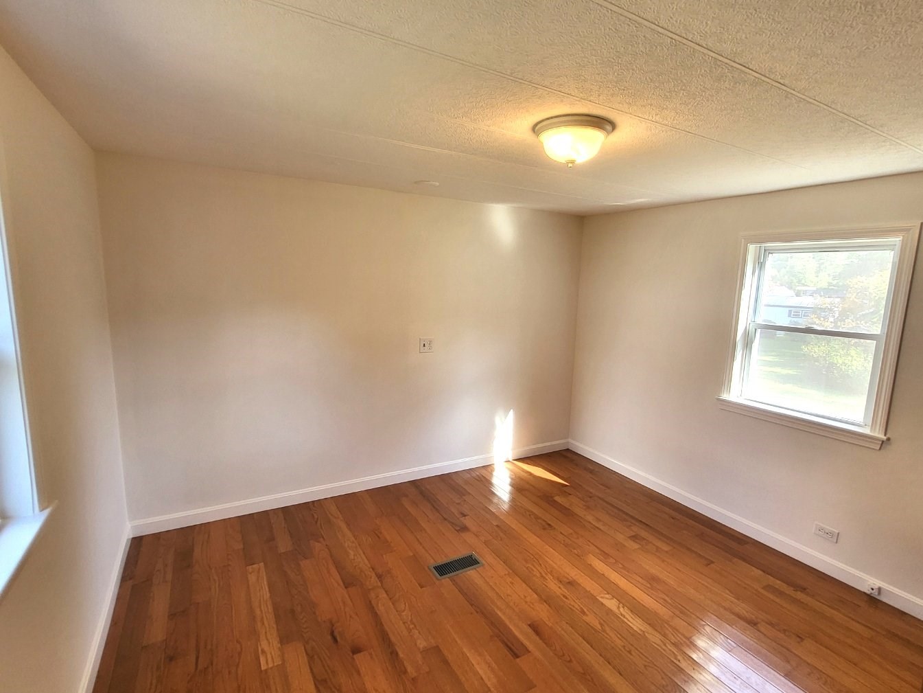 45 Redwood Drive Property Photo 8