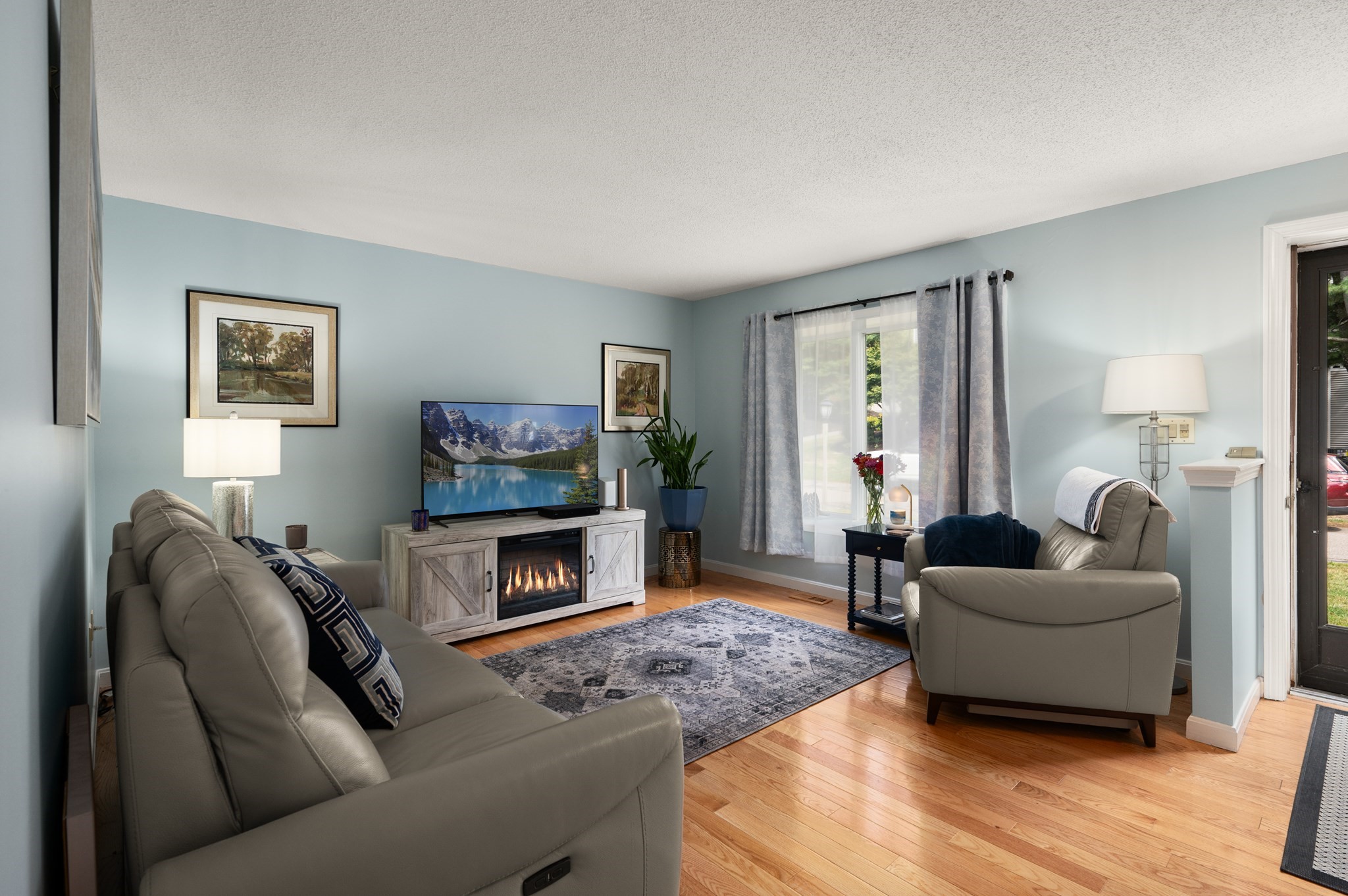 803 Foxwood Circle # 803 Property Photo 6