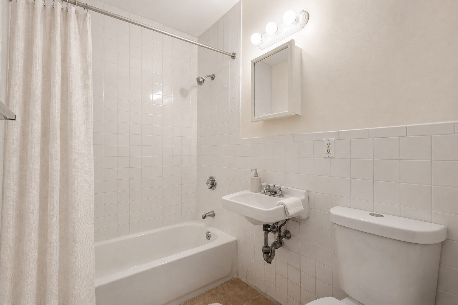 46 Adams St # 4 Property Photo 6