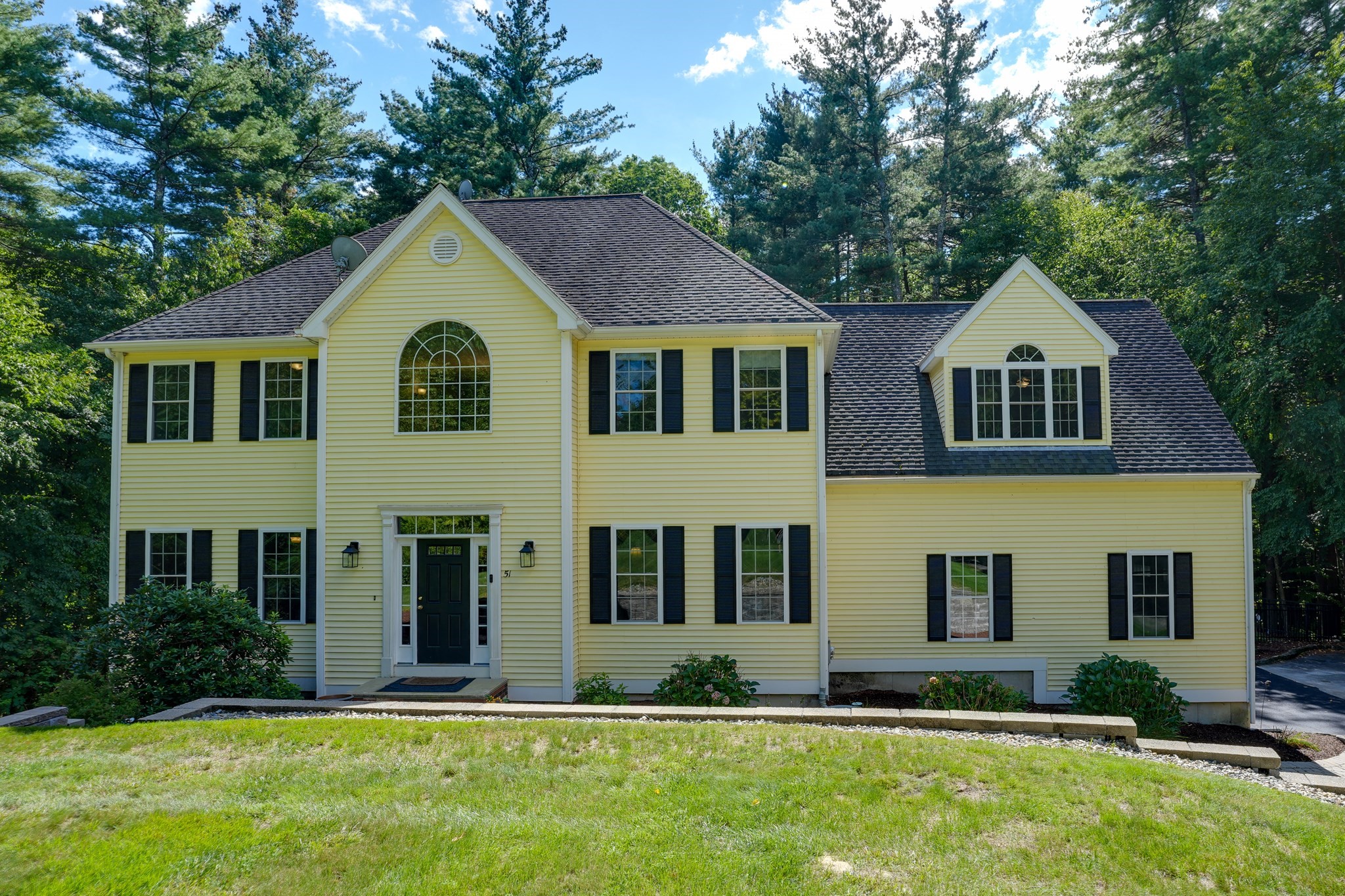 51 Danforth Ln Property Photo 1