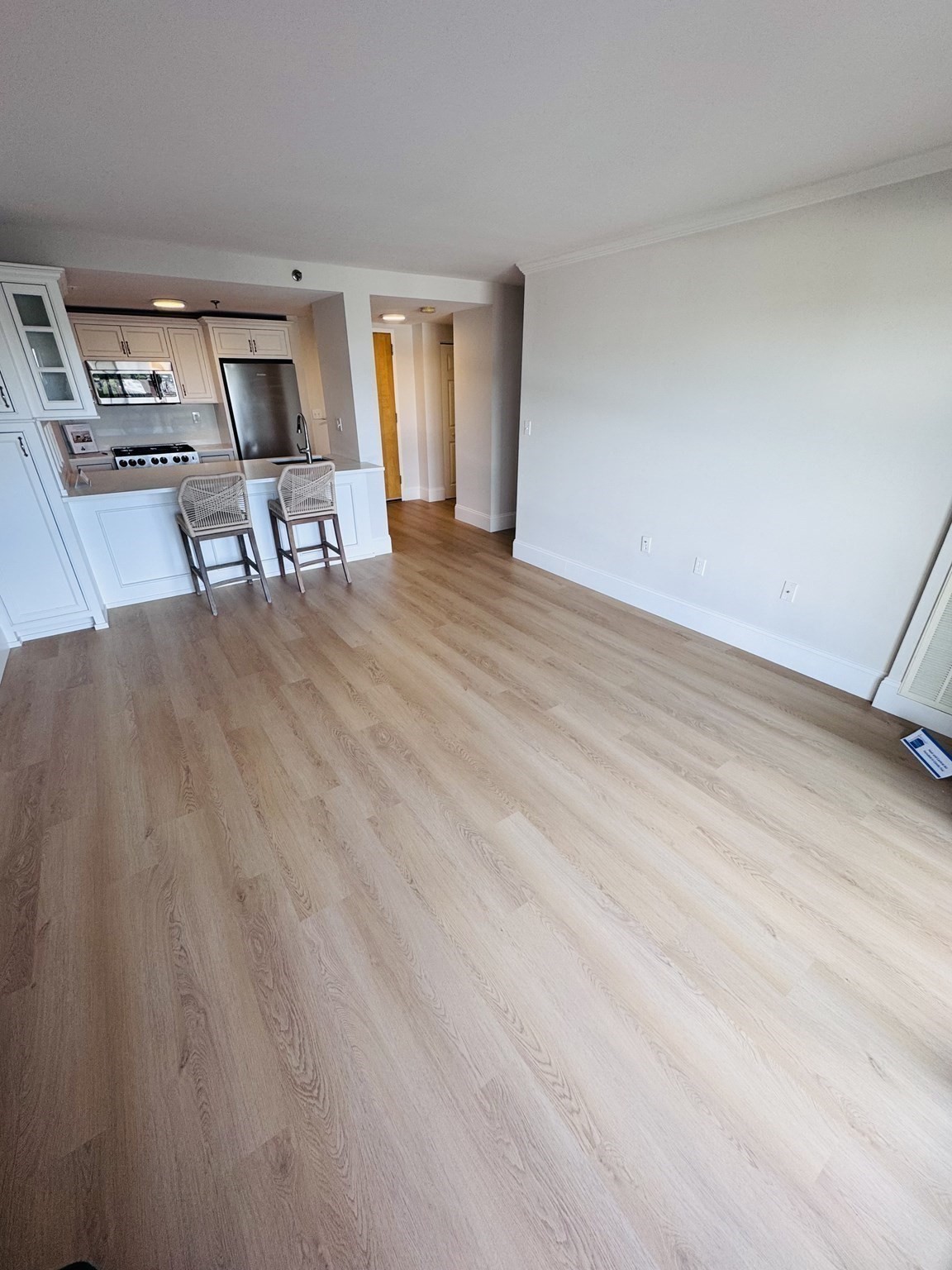 15 N Beacon St # 910 Property Photo 3