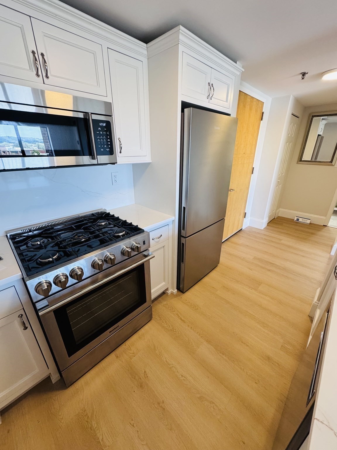 15 N Beacon St # 910 Property Photo 5