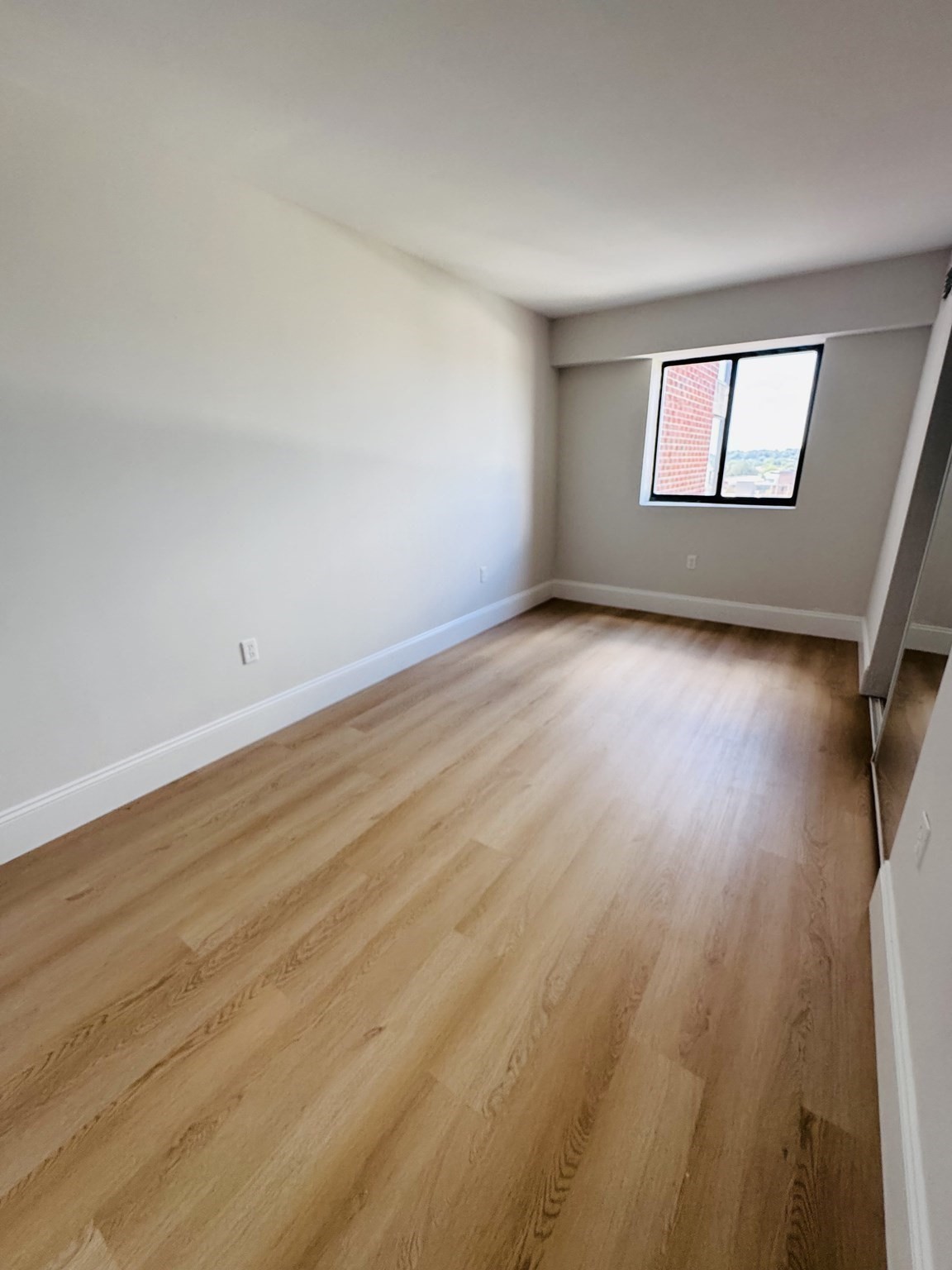 15 N Beacon St # 910 Property Photo 8