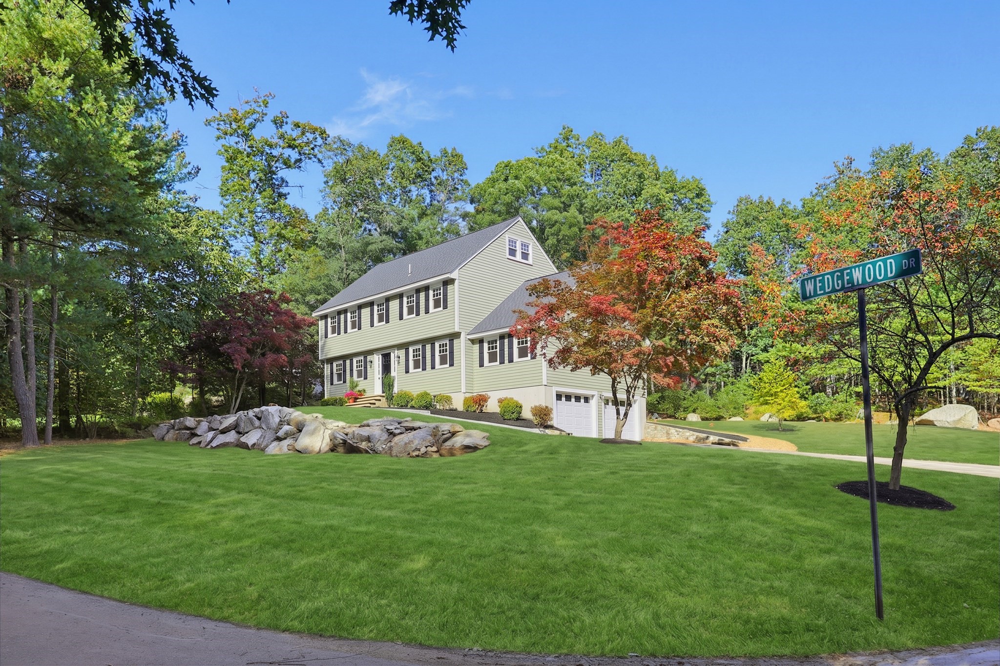 10 Wedgewood Property Photo 2