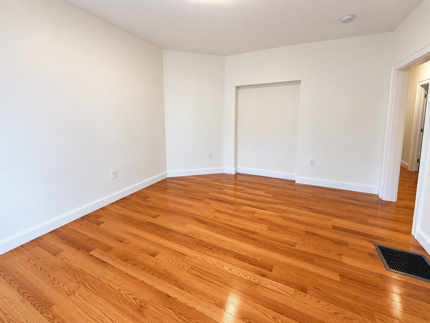 13 Hendry St # A Property Photo 3