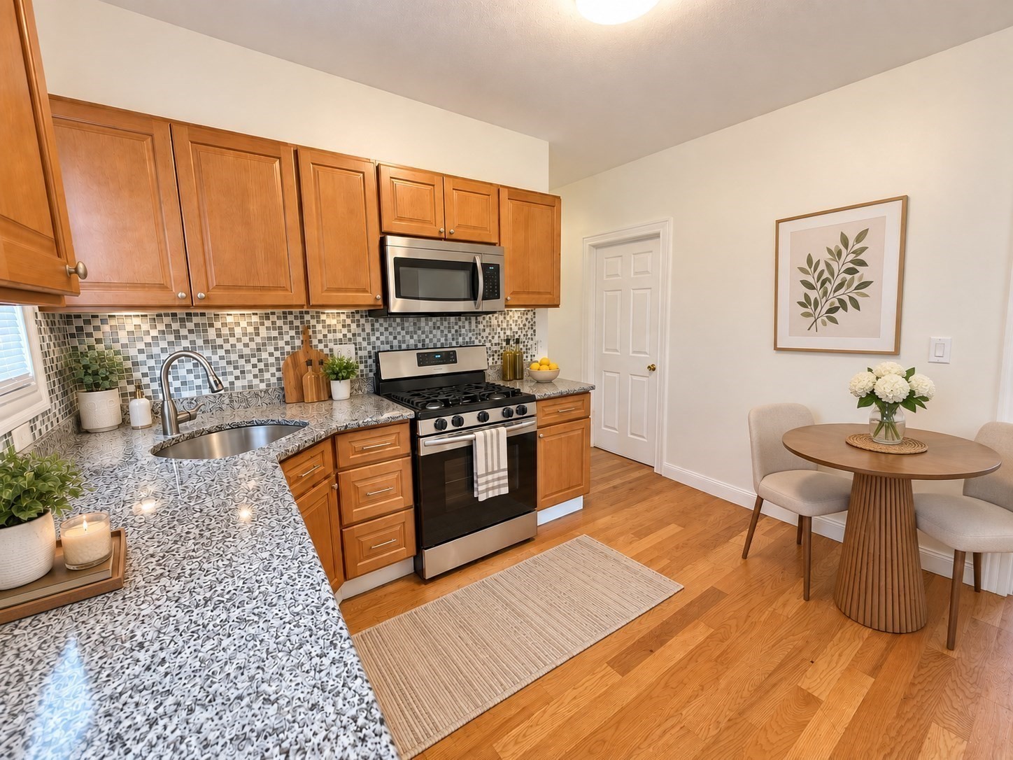 13 Hendry St # A Property Photo 4