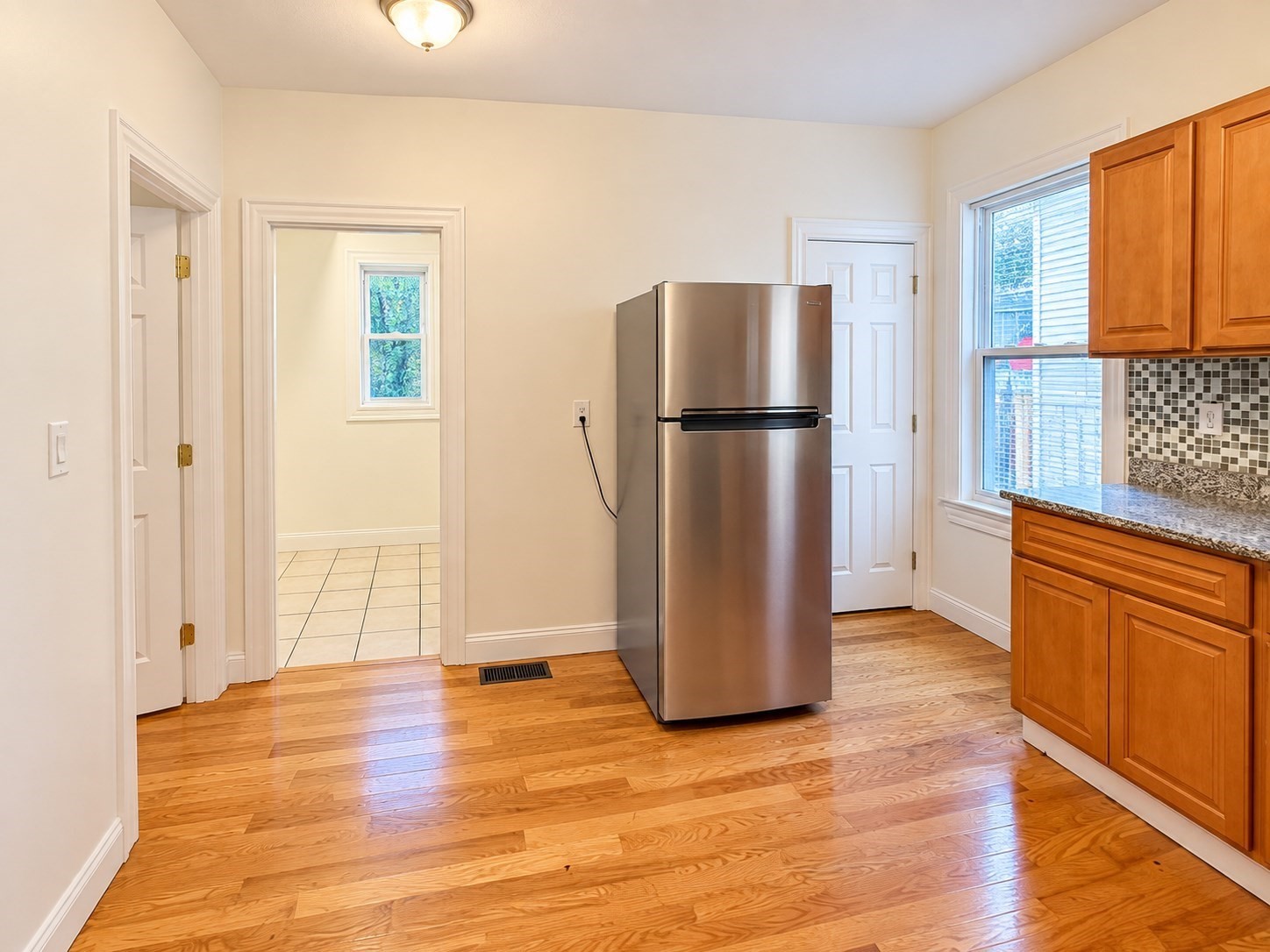 13 Hendry St # A Property Photo 8