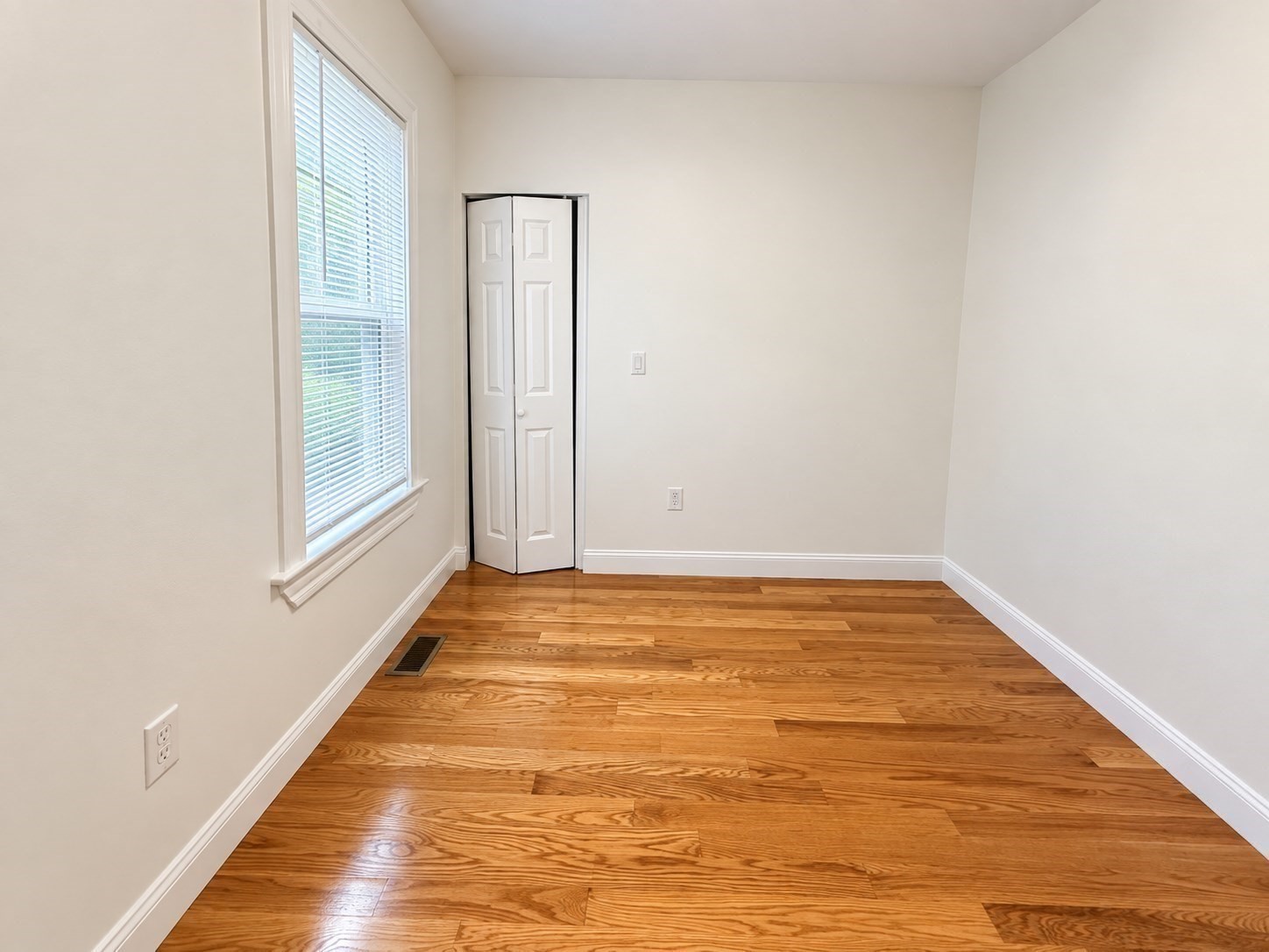 13 Hendry St # A Property Photo 20