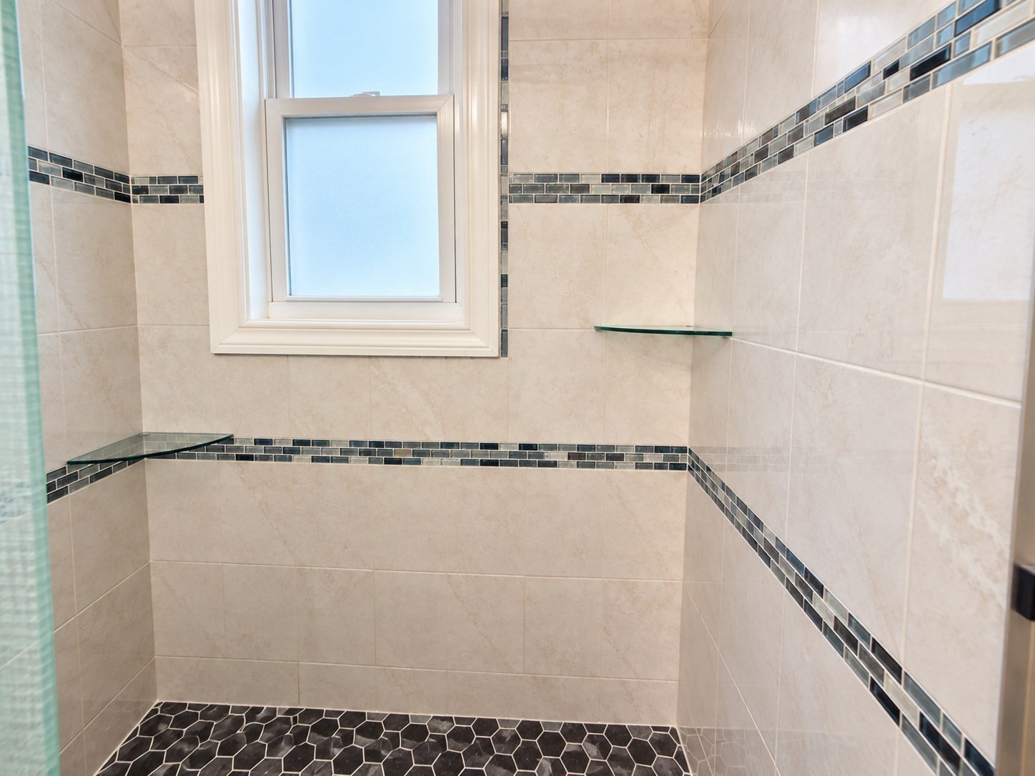 13 Hendry St # A Property Photo 27