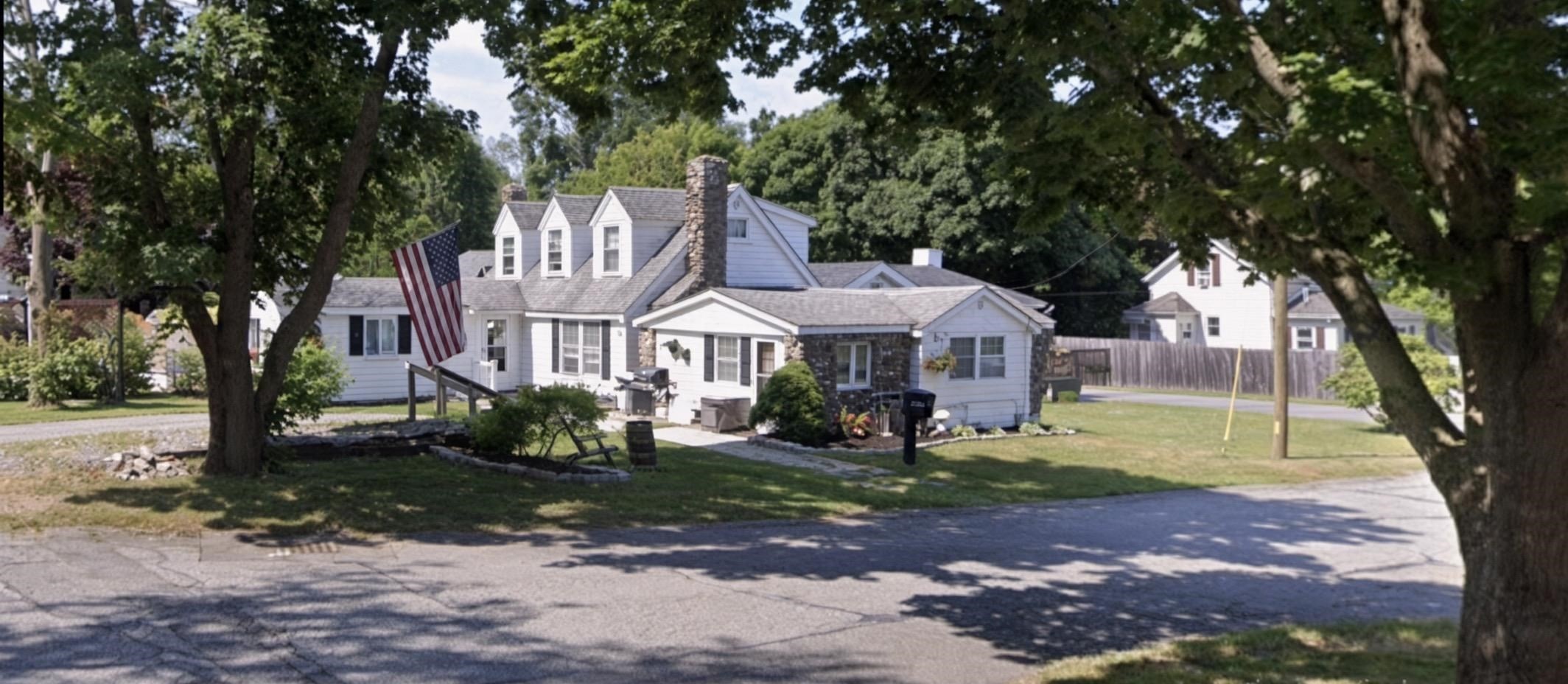 25 Yale Avenue Property Photo 3