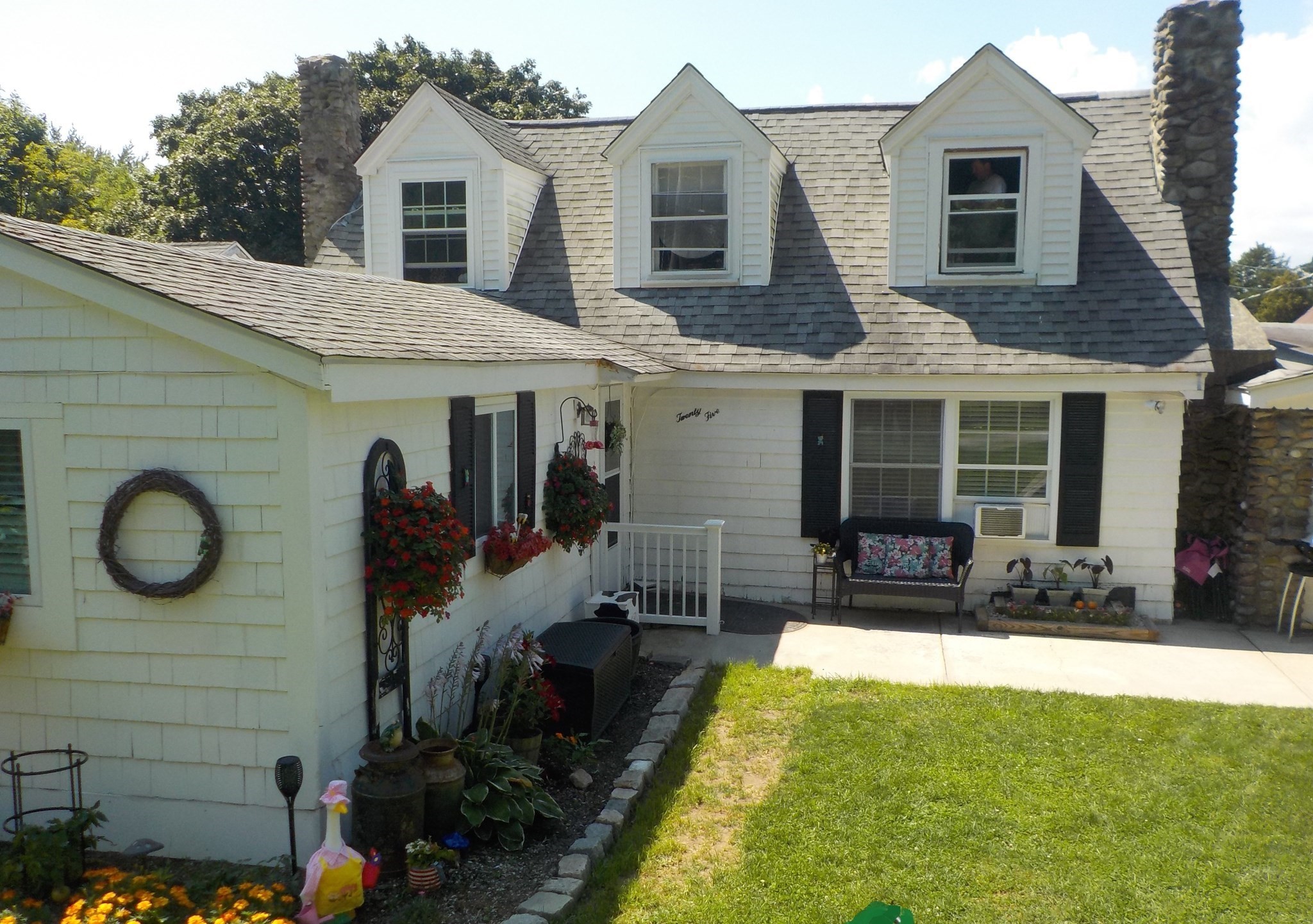 25 Yale Avenue Property Photo 5
