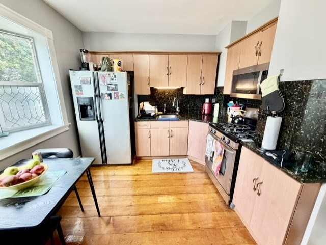 6 Malden # 2 Property Photo 2