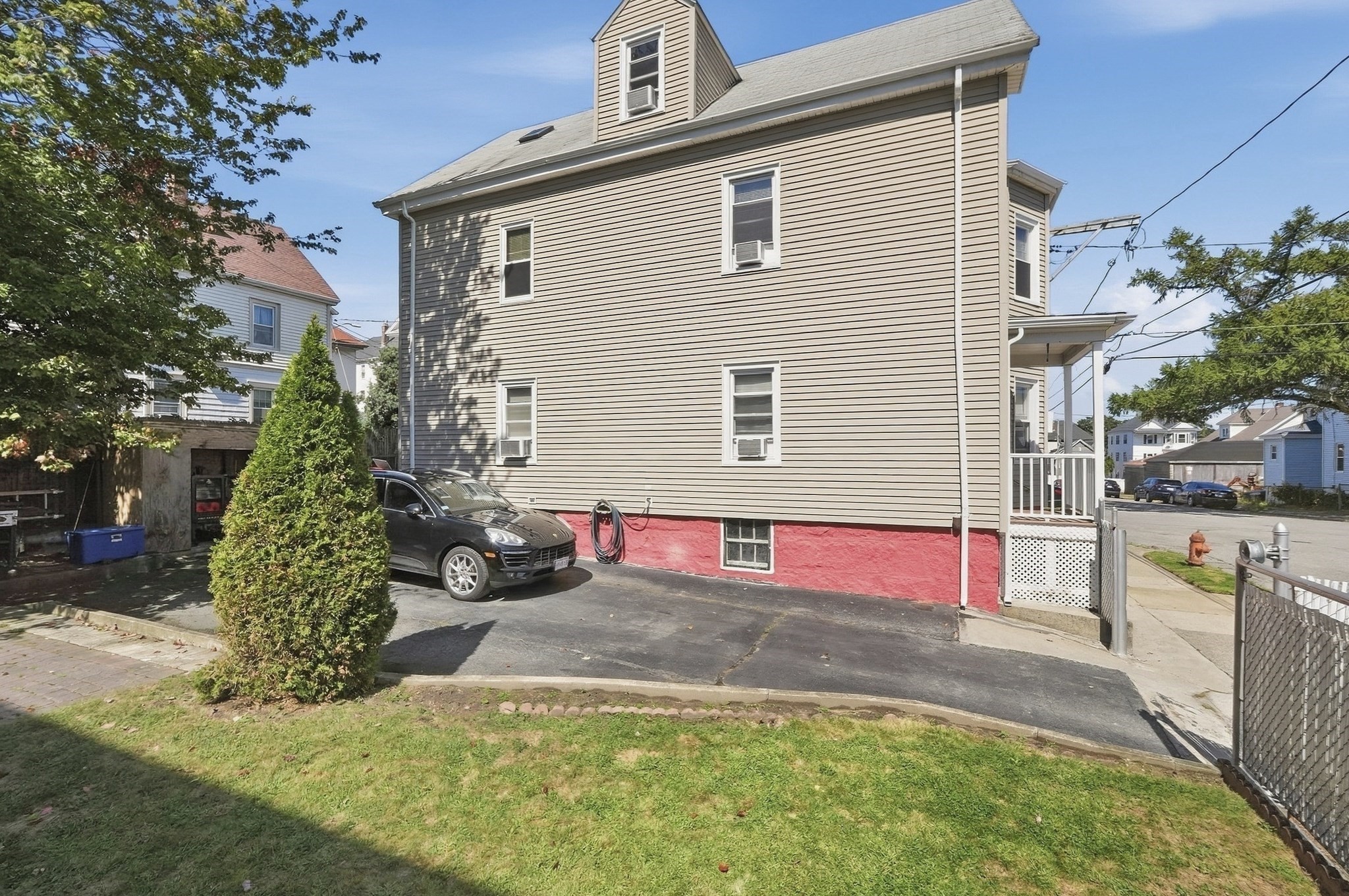 125 Reynolds St Property Photo 3