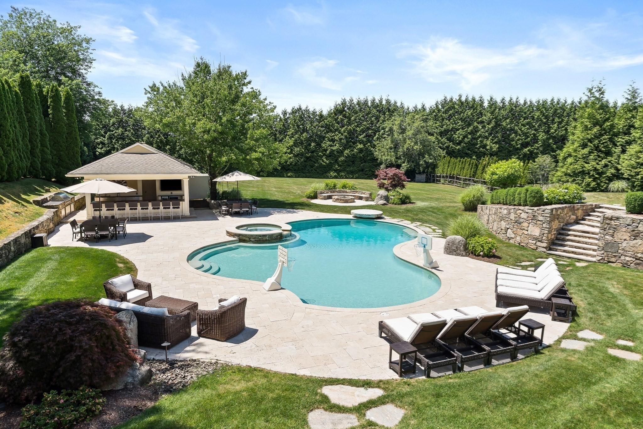 7 Pegan Ln Property Photo 13