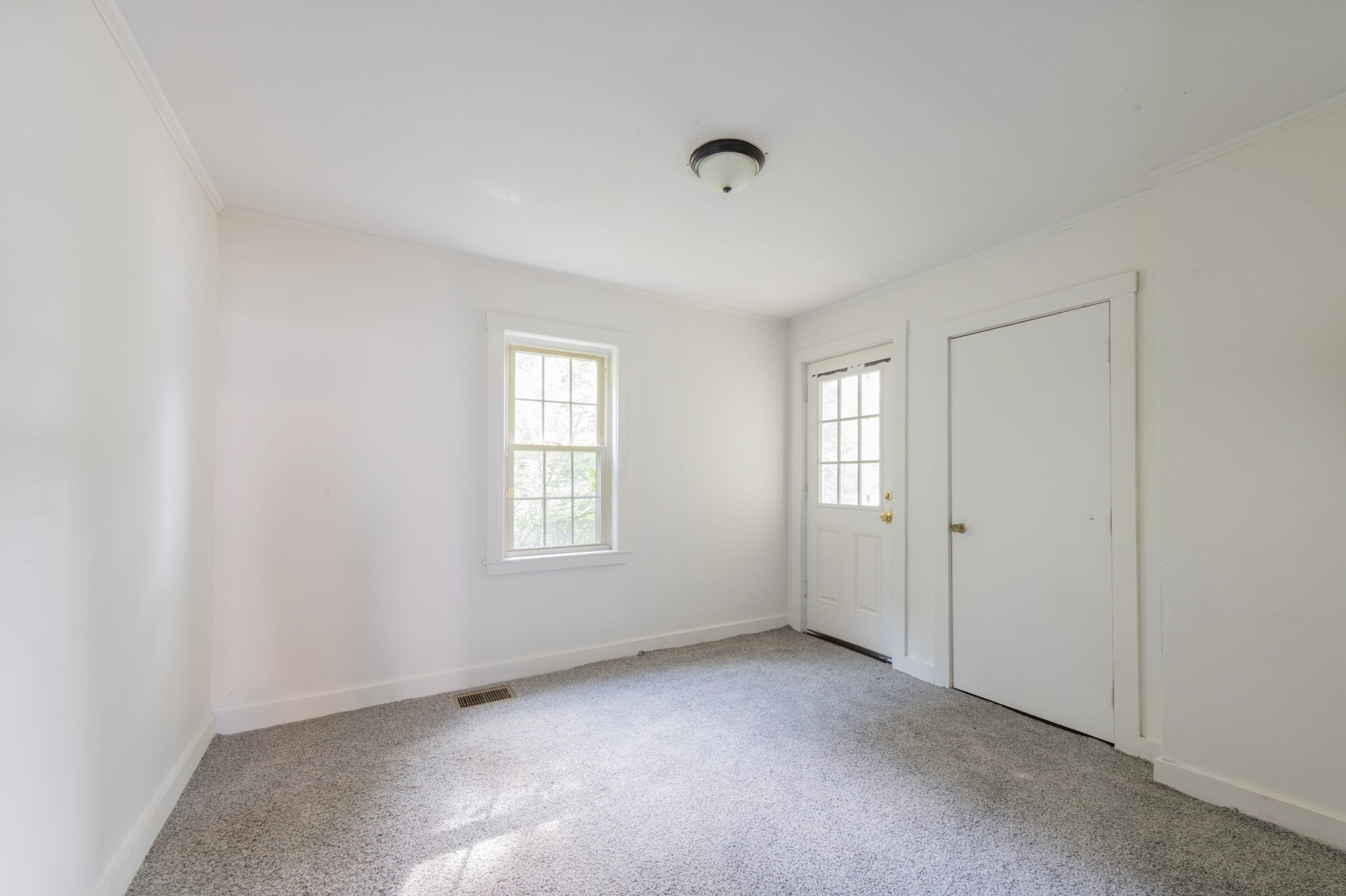830 Main St Property Photo 13