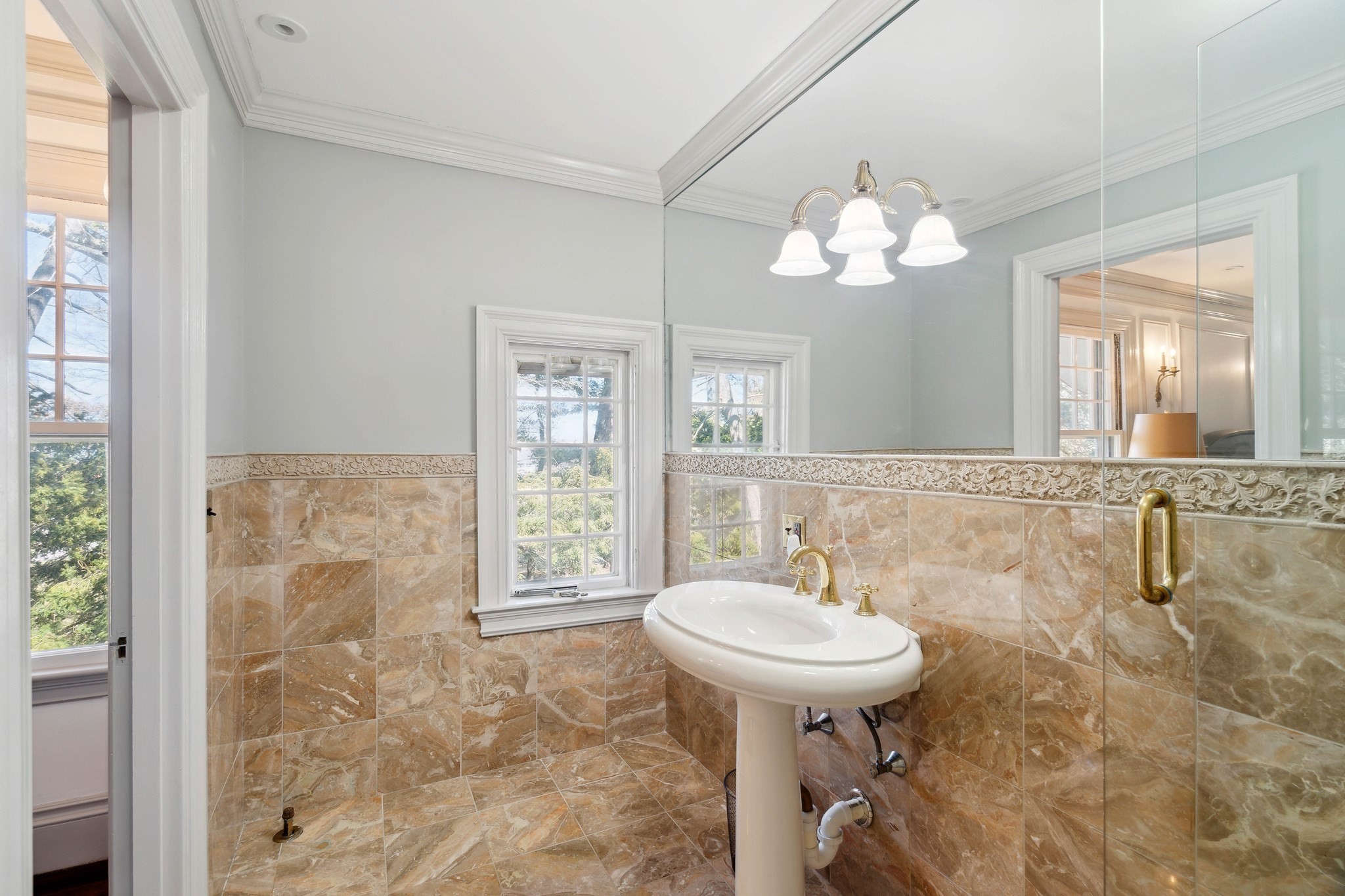 105 Adin St Property Photo 38
