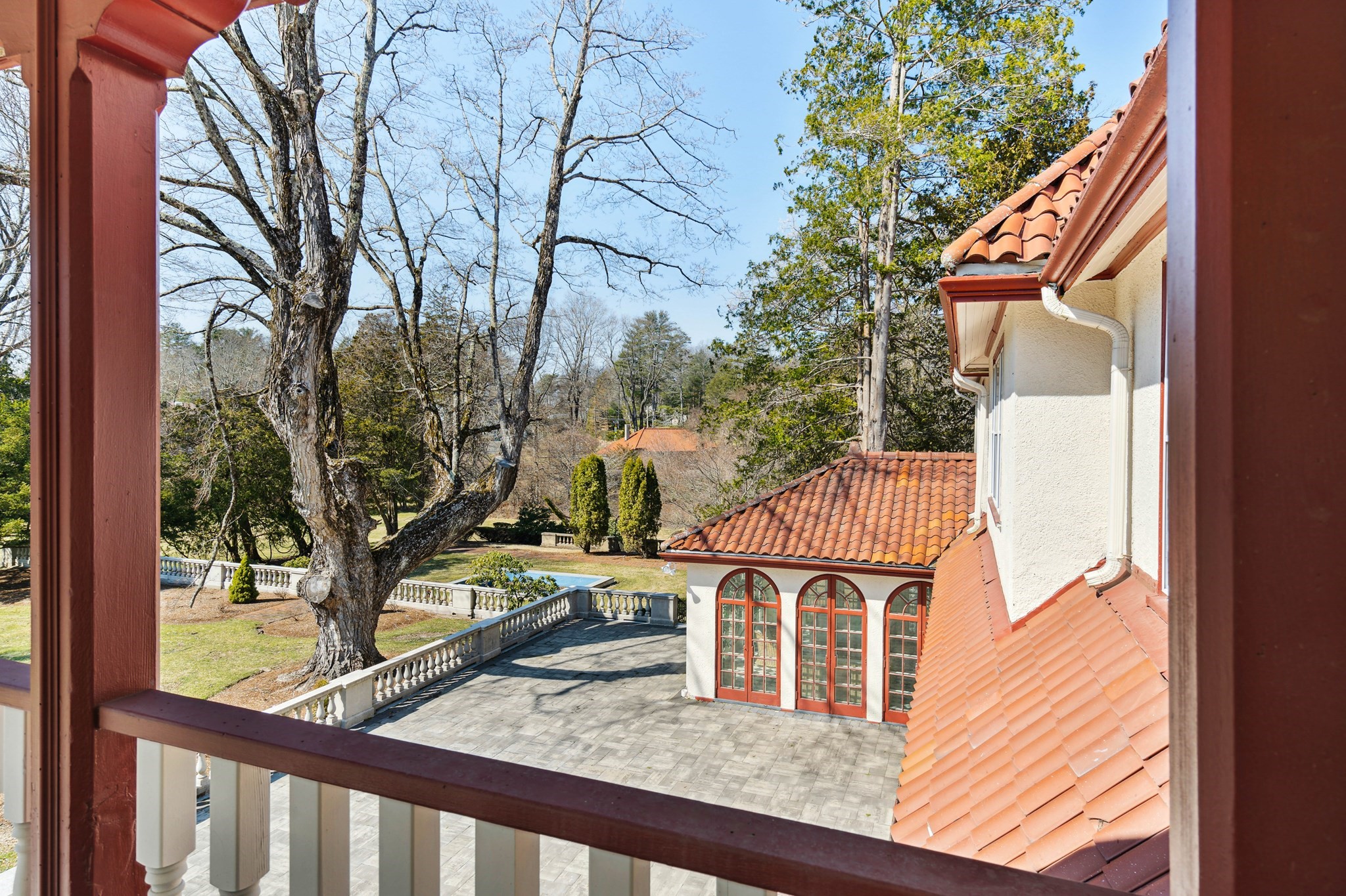 105 Adin St Property Photo 41