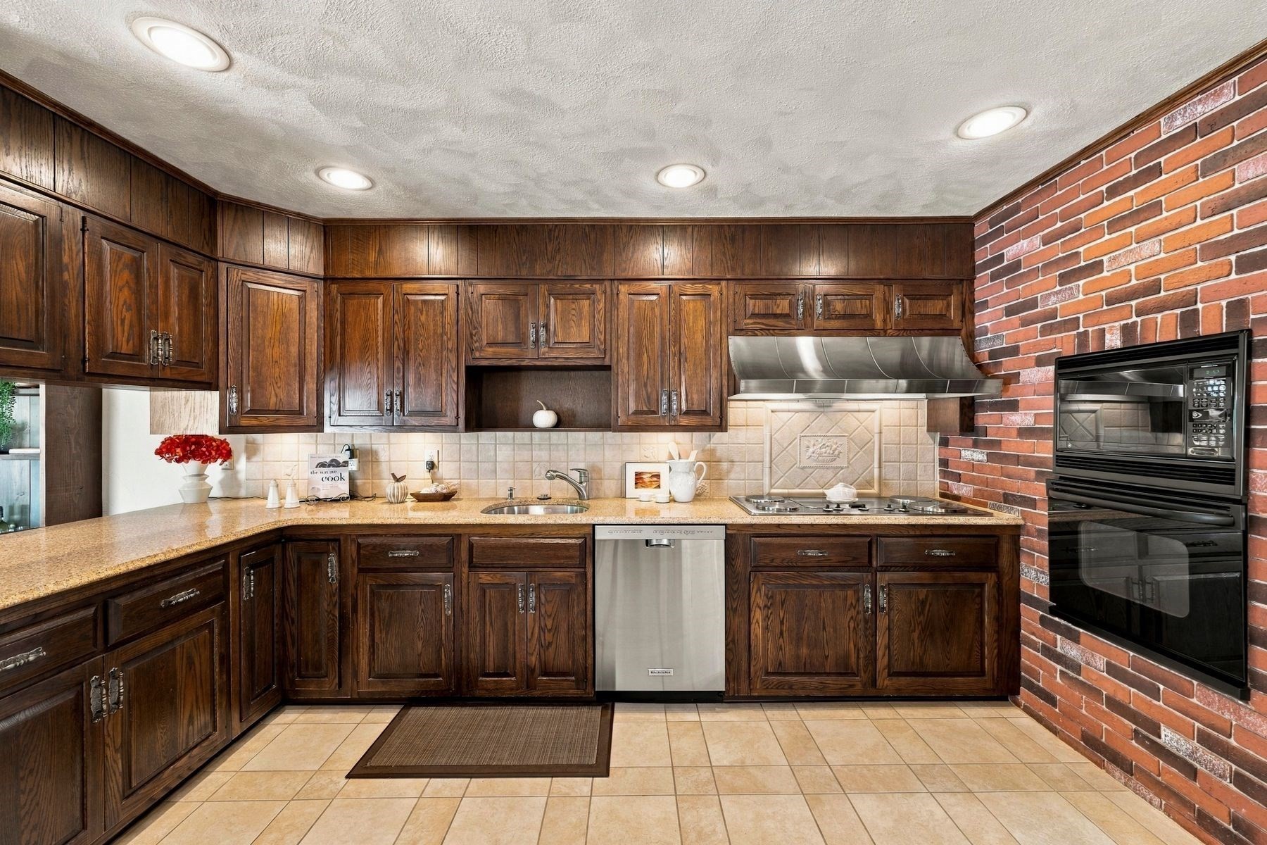 7 Princeton Street Property Photo 19