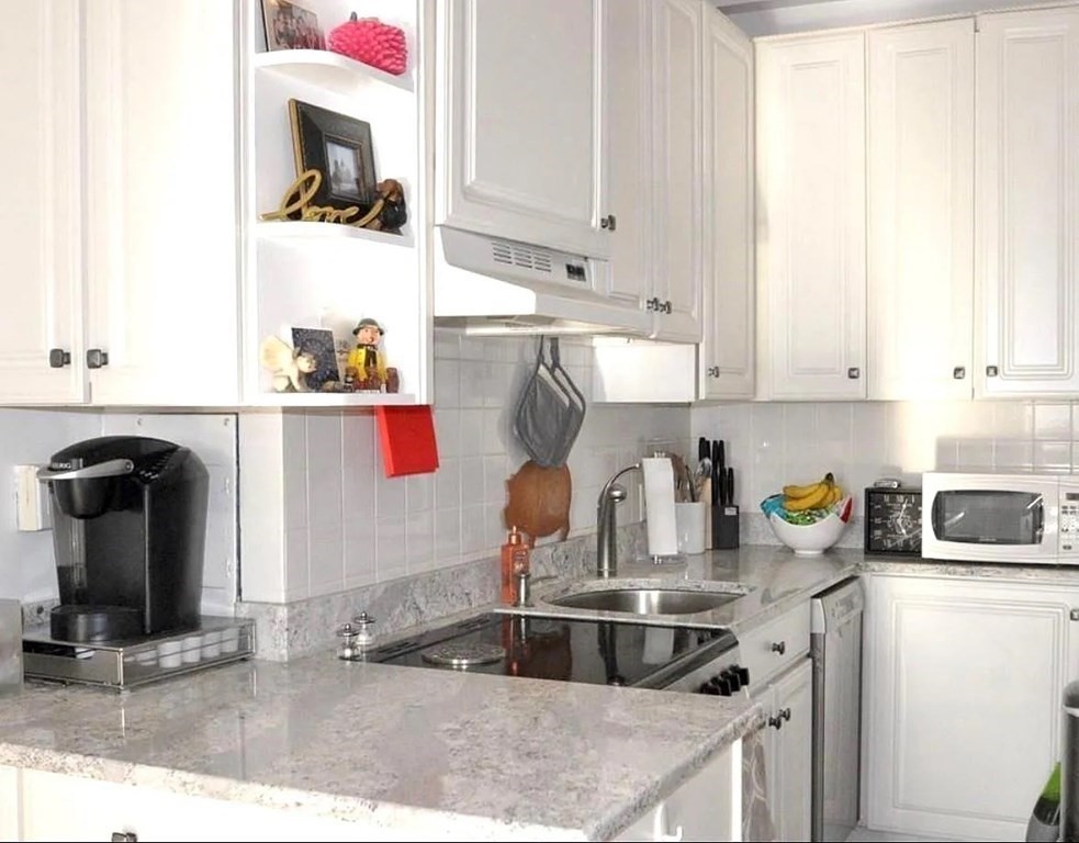 21 Beacon # 7T Property Photo 1