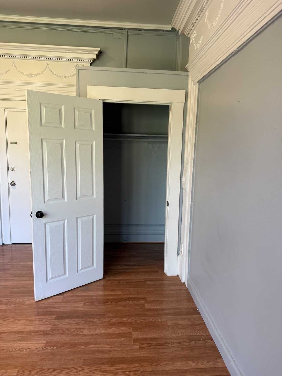306 West Elm St # 2 Property Photo 6
