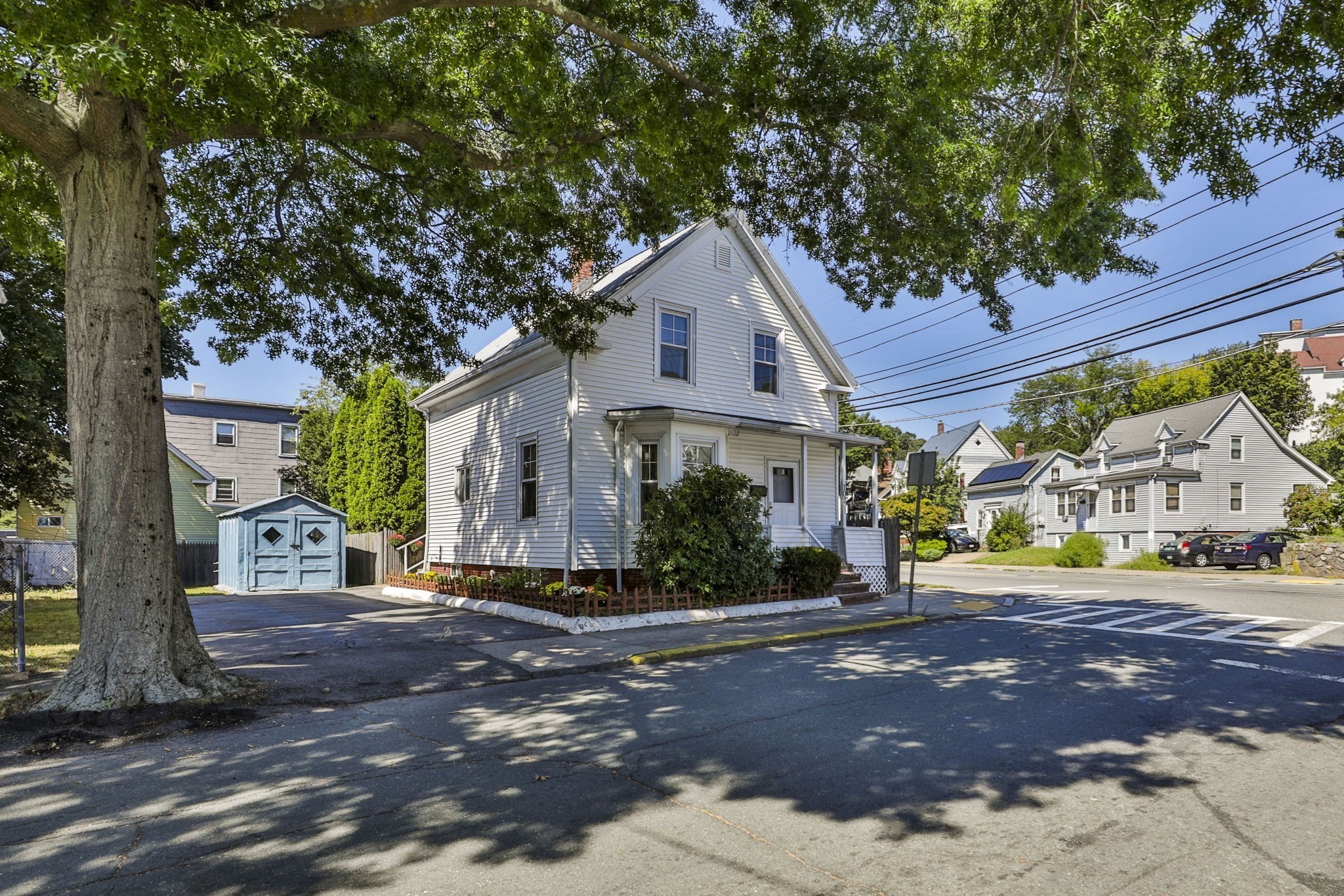 102 Kirtland St Property Photo 1