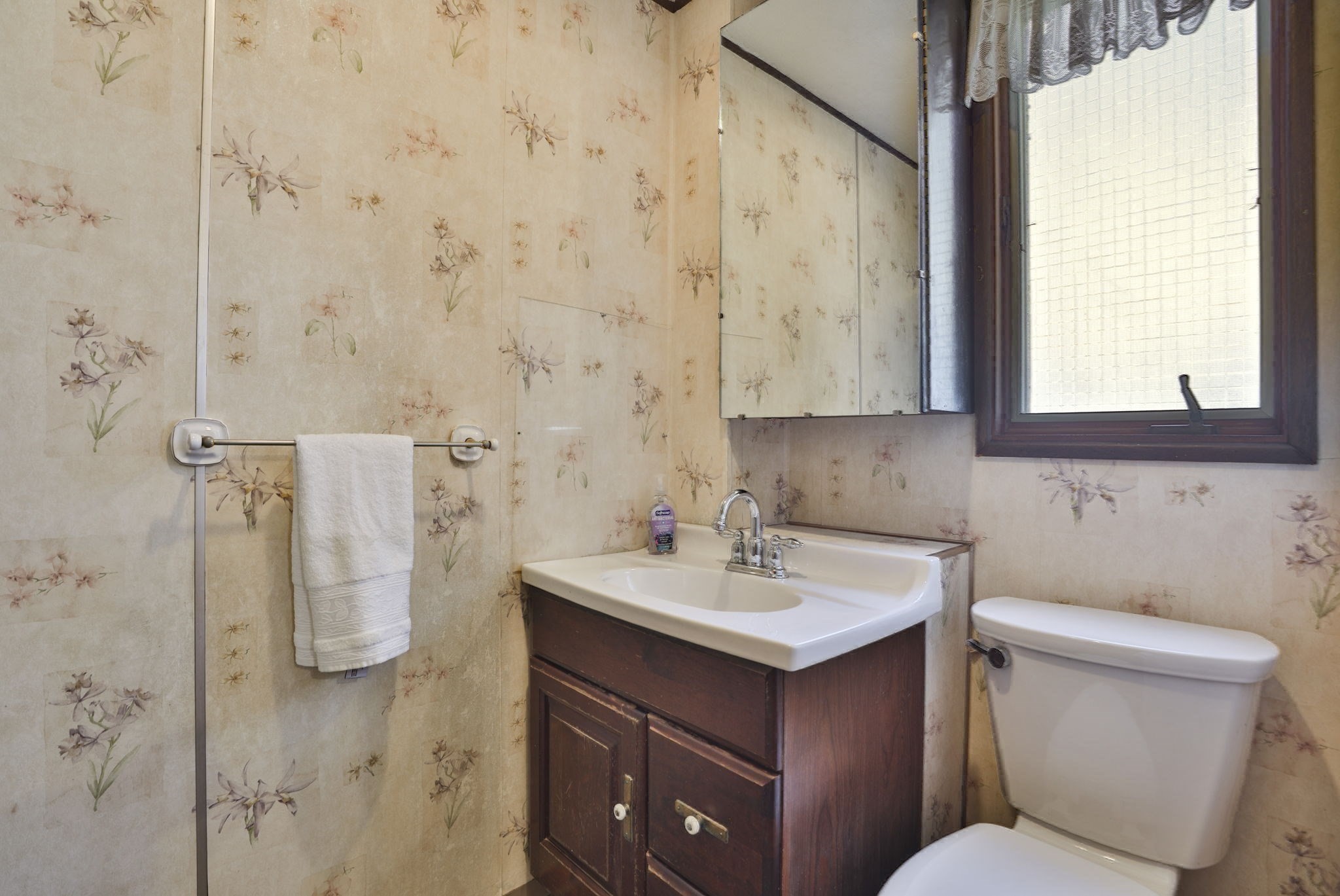 102 Kirtland St Property Photo 21