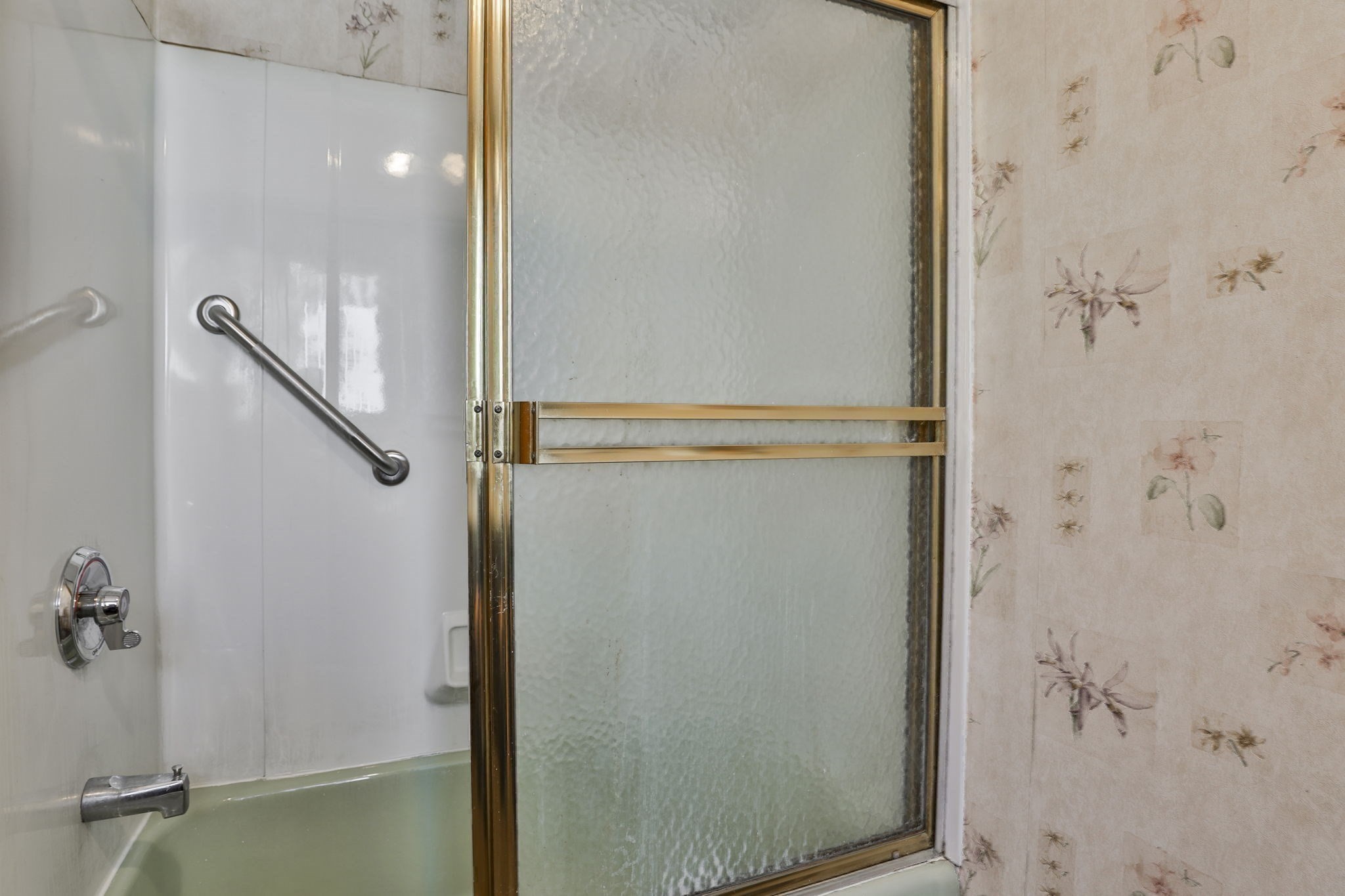 102 Kirtland St Property Photo 22