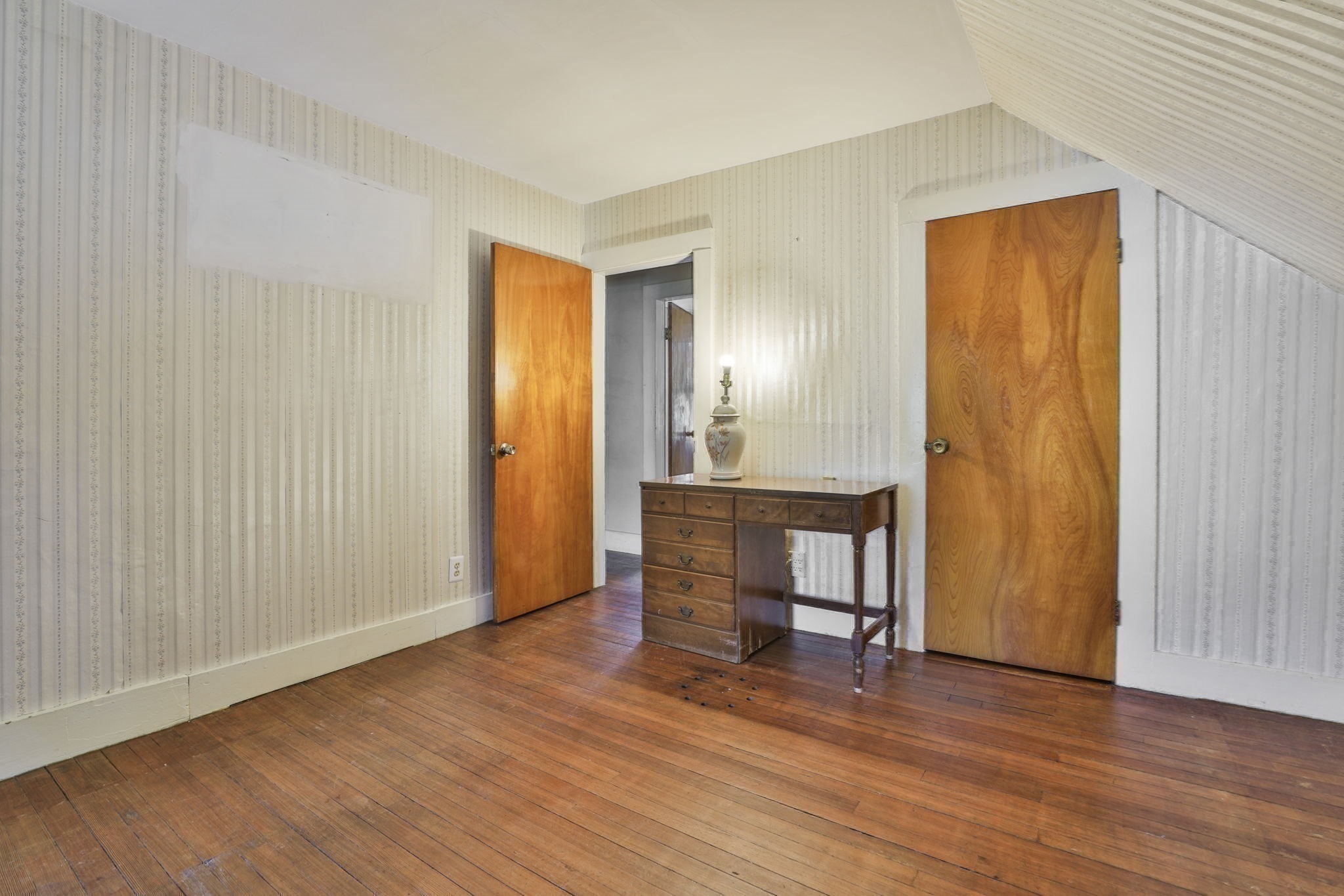 102 Kirtland St Property Photo 24