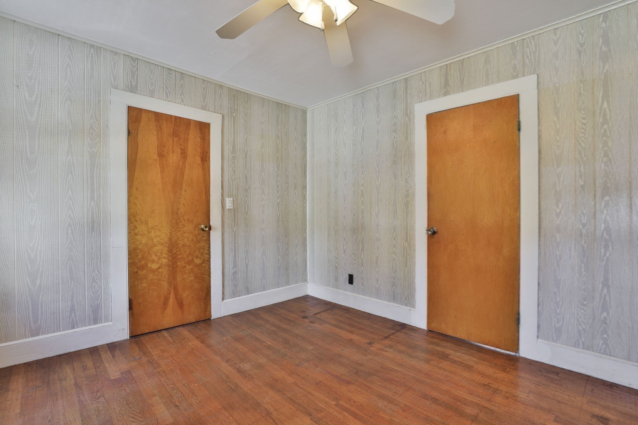 102 Kirtland St Property Photo 27